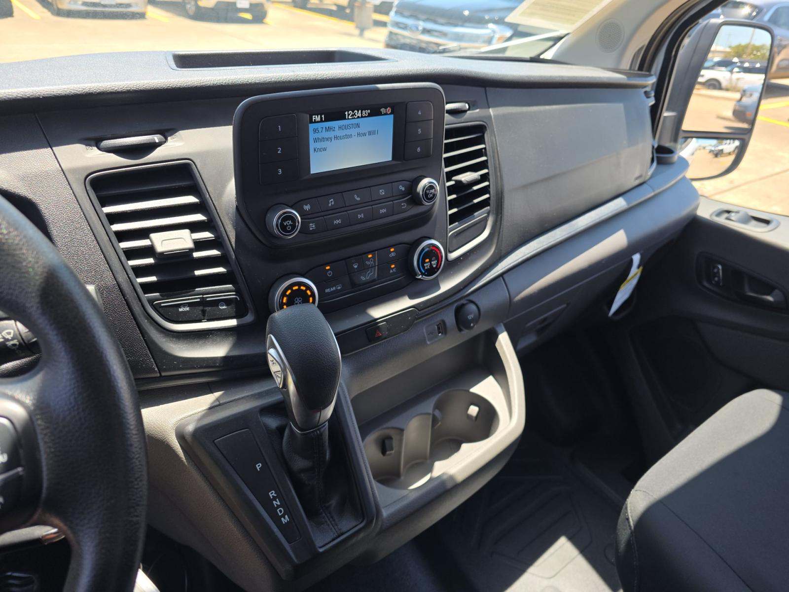 FORD TRANSIT 250 - 10