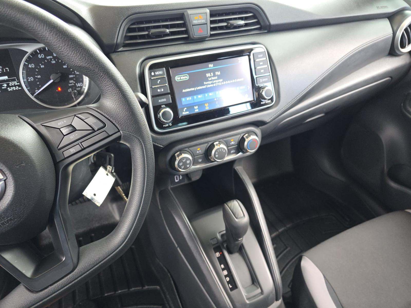 NISSAN VERSA - 10