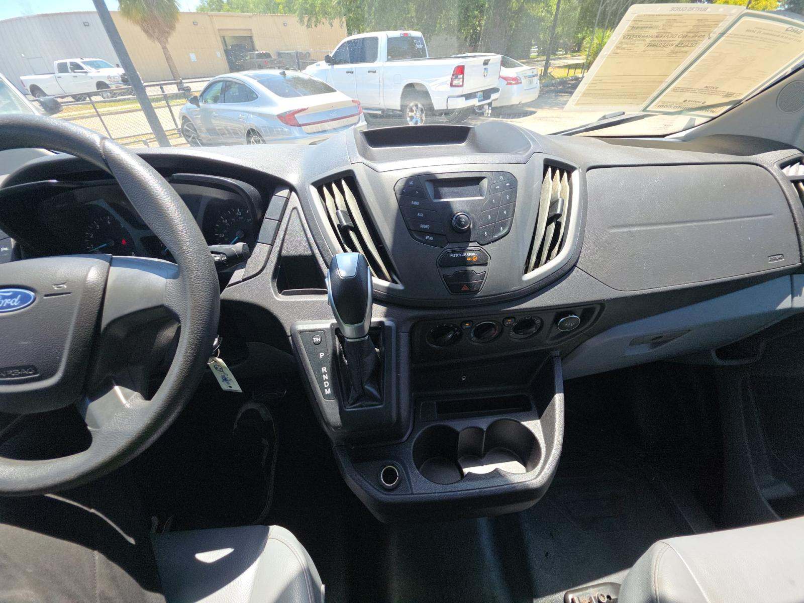 FORD TRANSIT 350 - 10