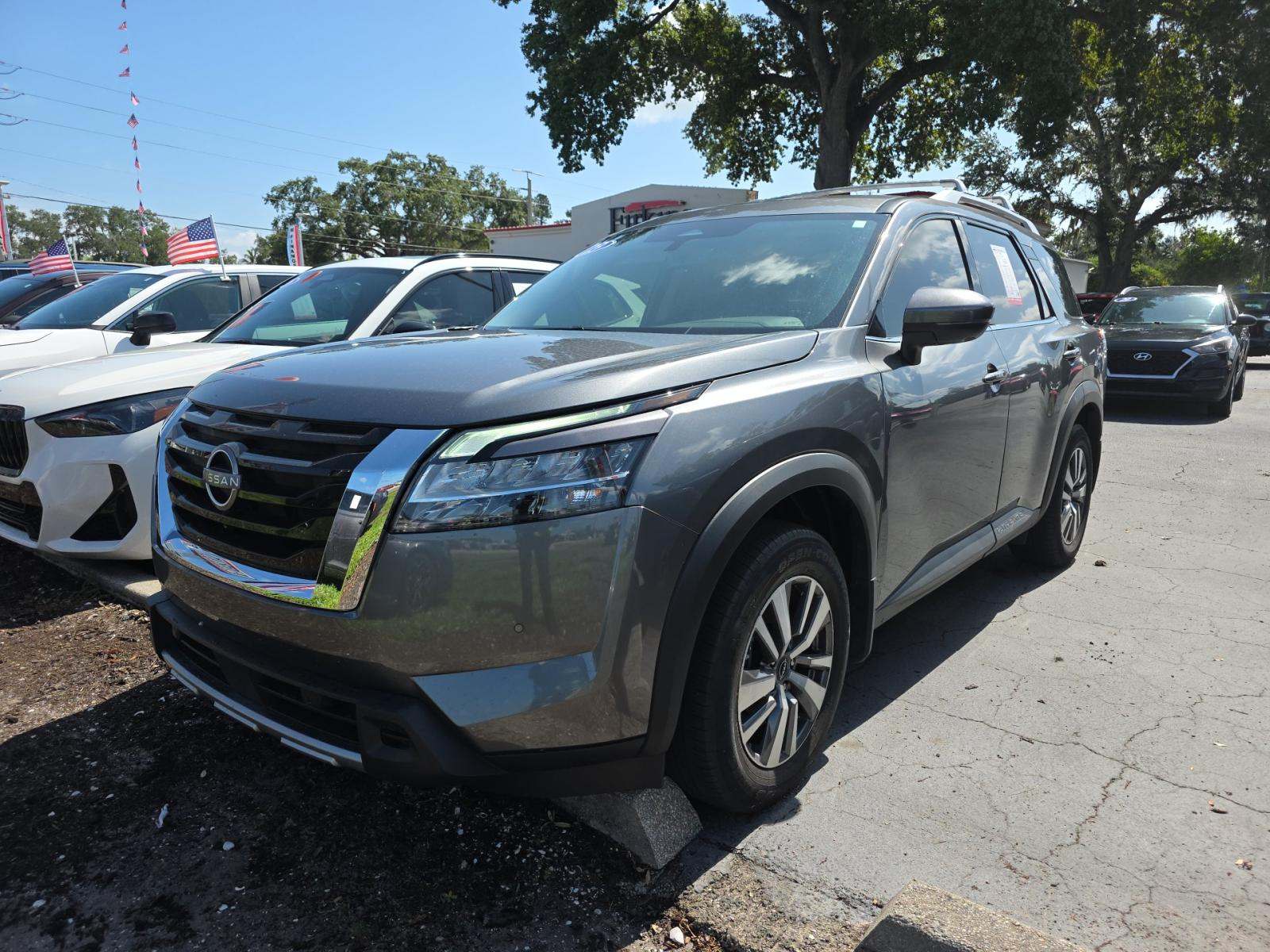 2023 Nissan Pathfinder SL AWD