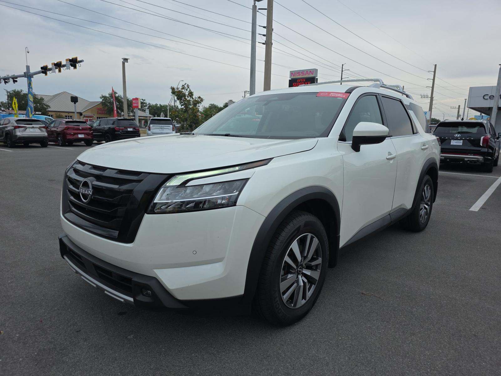 2023 Nissan Pathfinder SL FWD