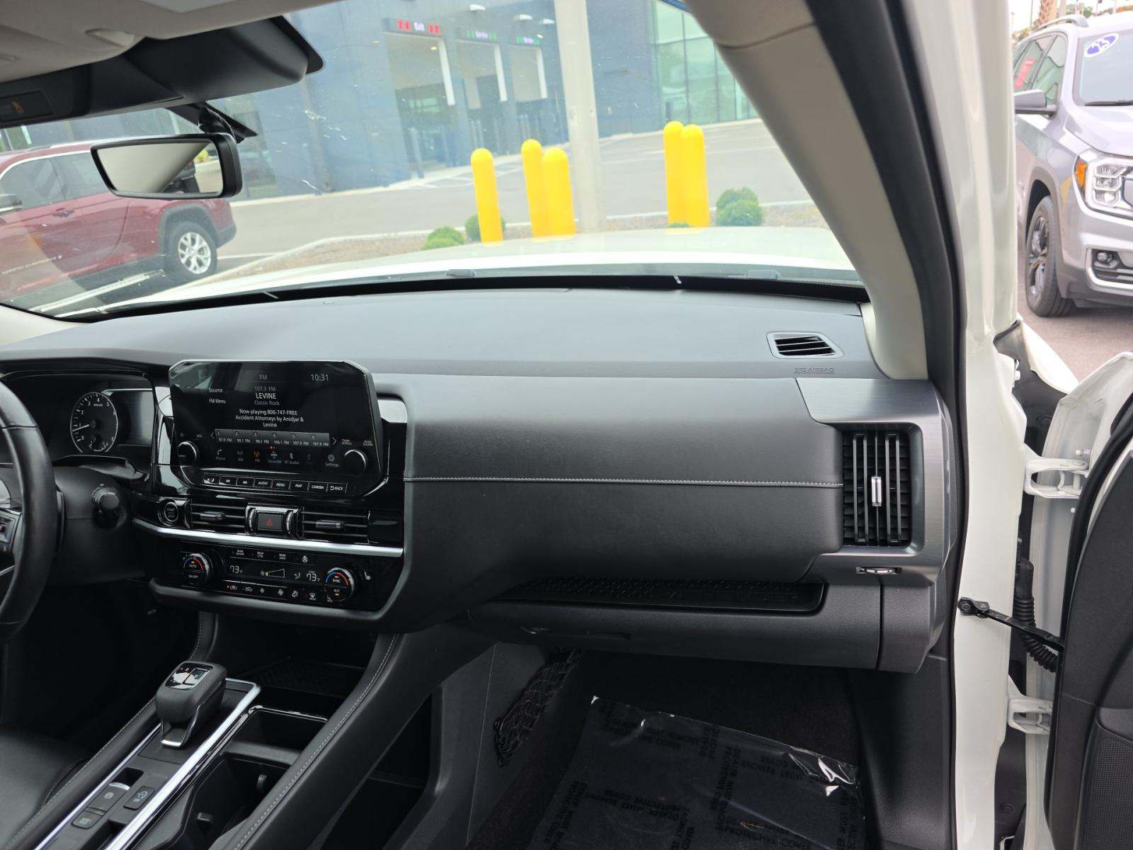 2023 Nissan Pathfinder SL FWD