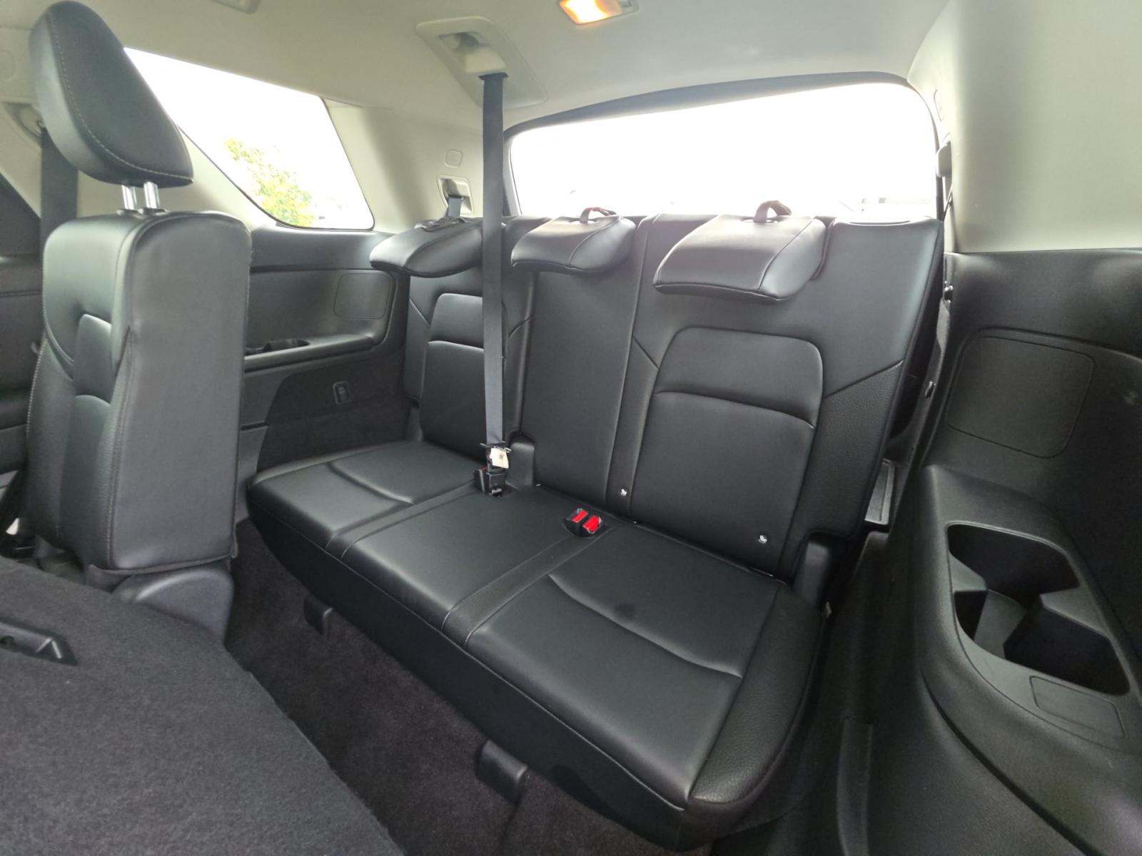 2023 Nissan Pathfinder SL FWD