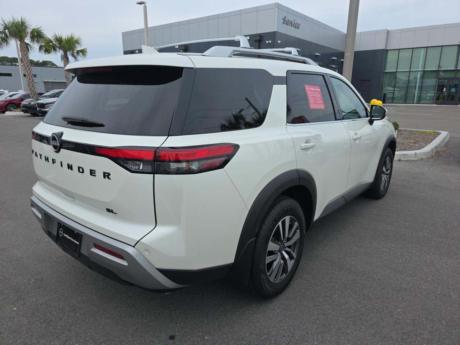 2023 Nissan Pathfinder SL FWD