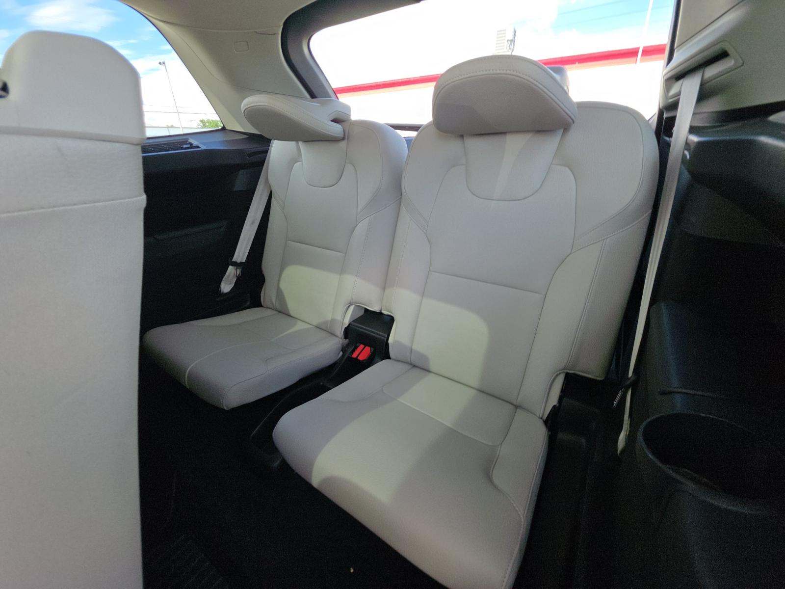 2021 Volvo XC90 T6 Momentum AWD