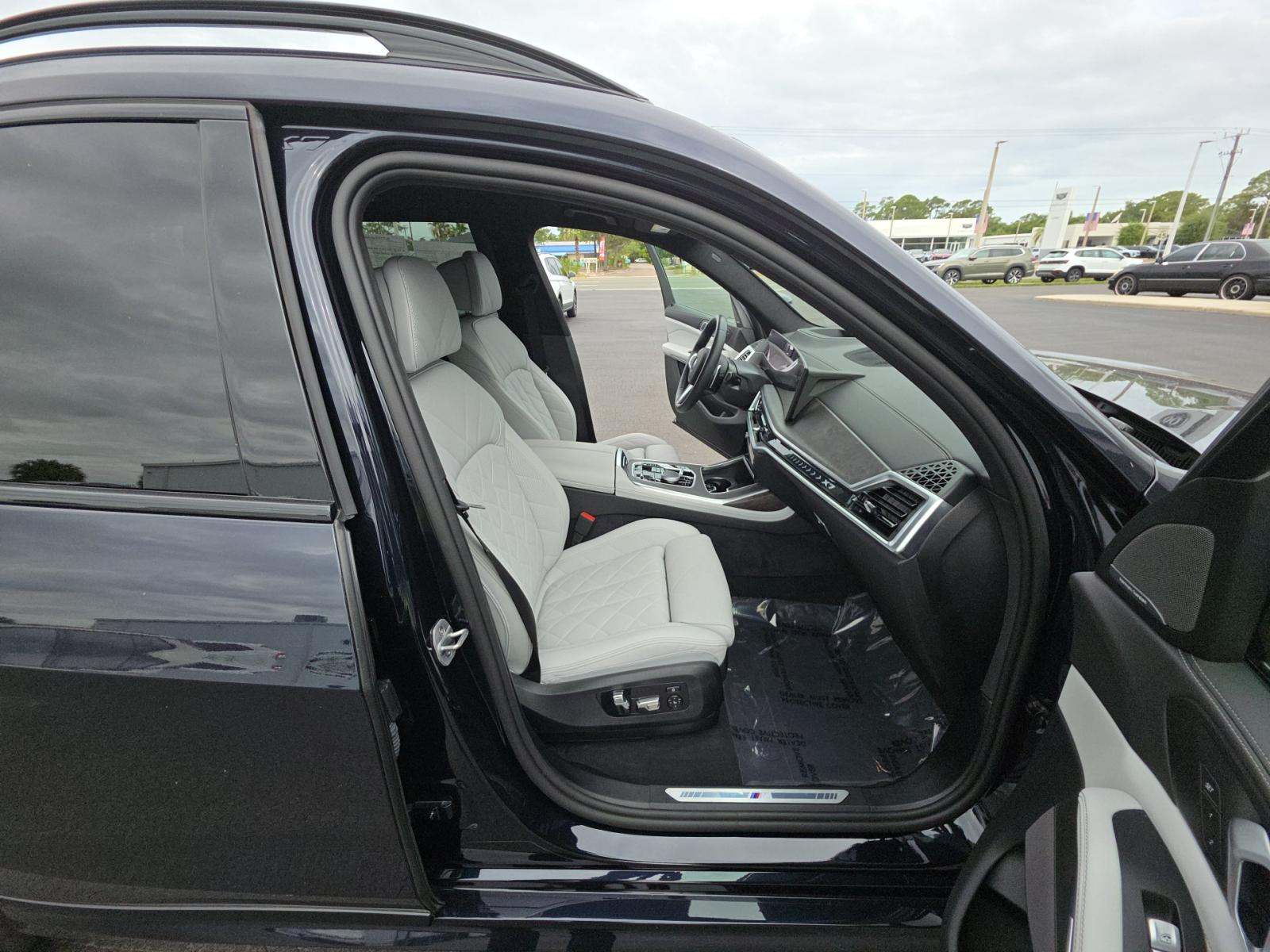 2025 BMW X7 xDrive40i AWD