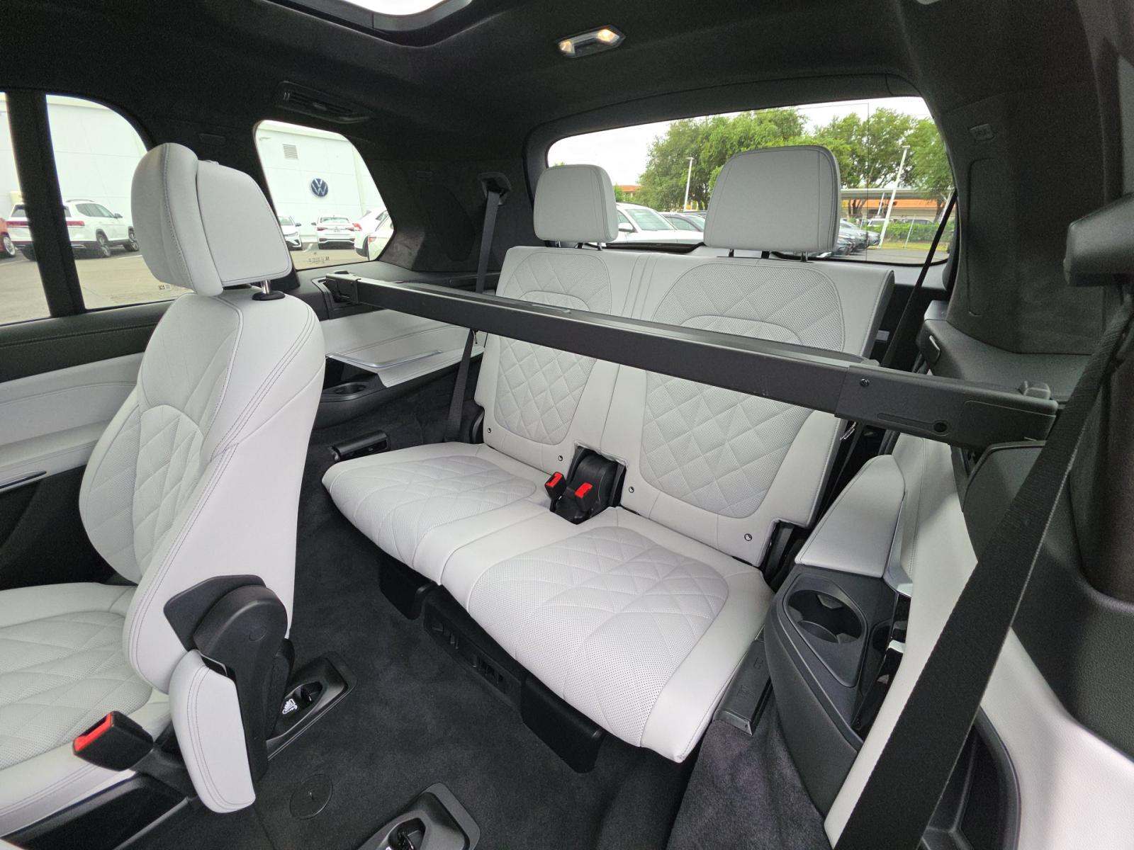 2025 BMW X7 xDrive40i AWD