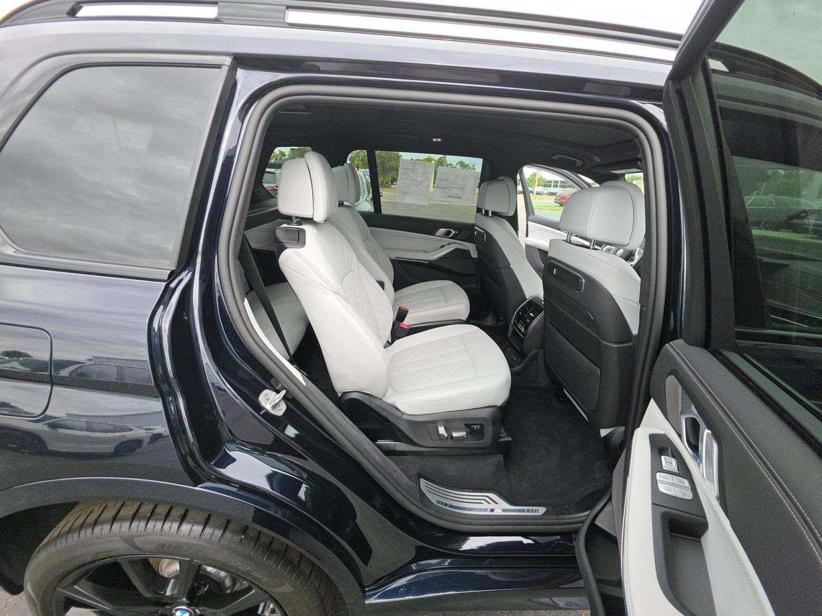 2025 BMW X7 xDrive40i AWD