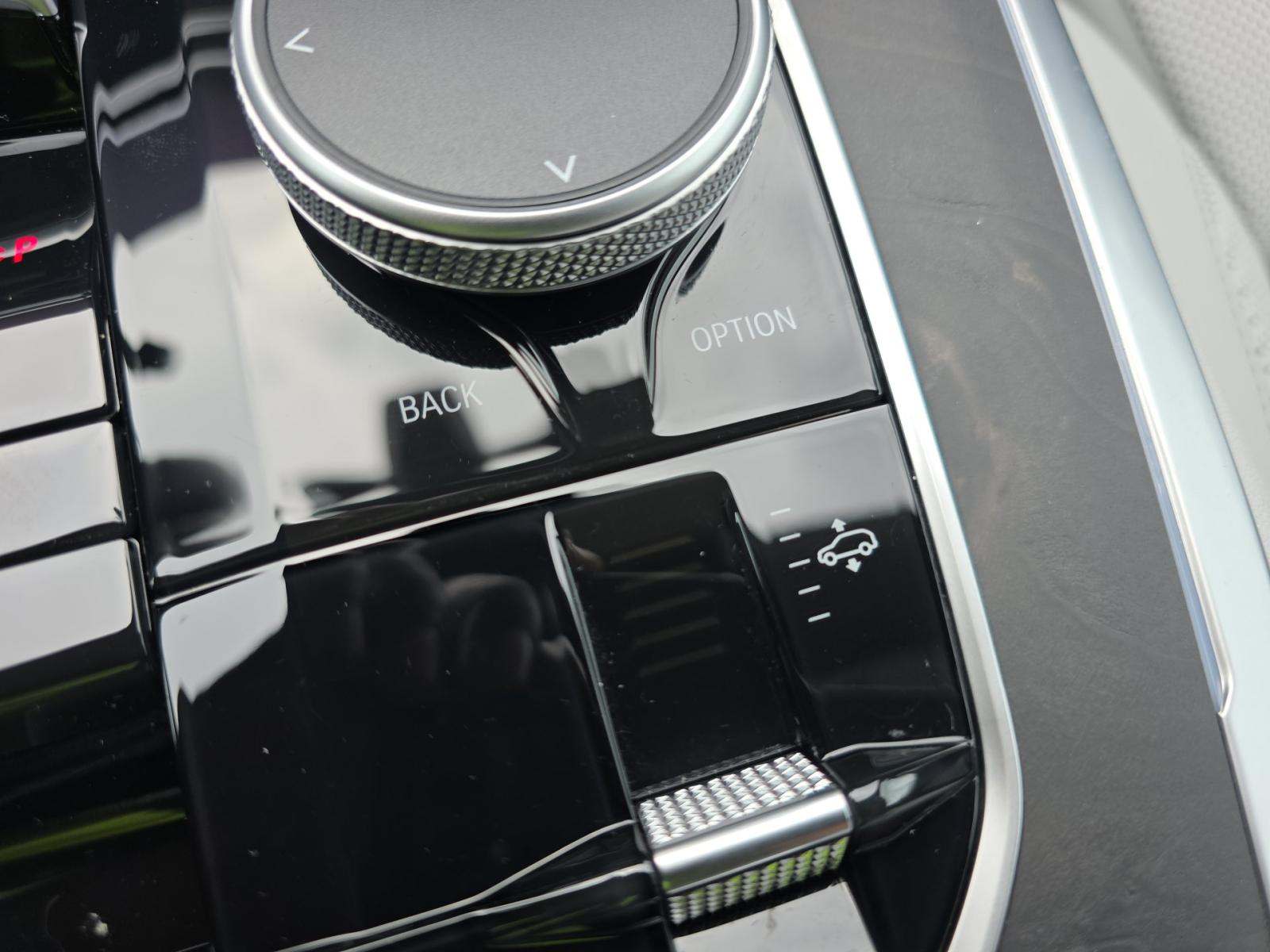 2025 BMW X7 xDrive40i AWD