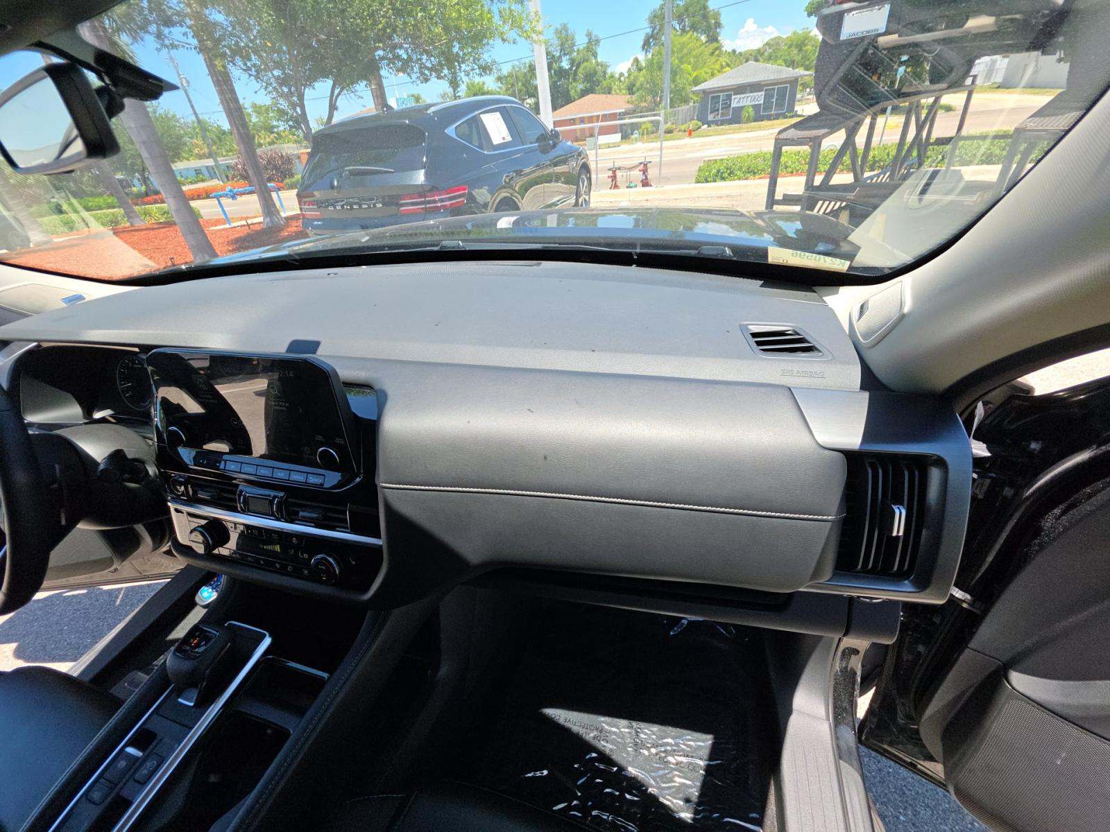 2023 Nissan Pathfinder SL FWD