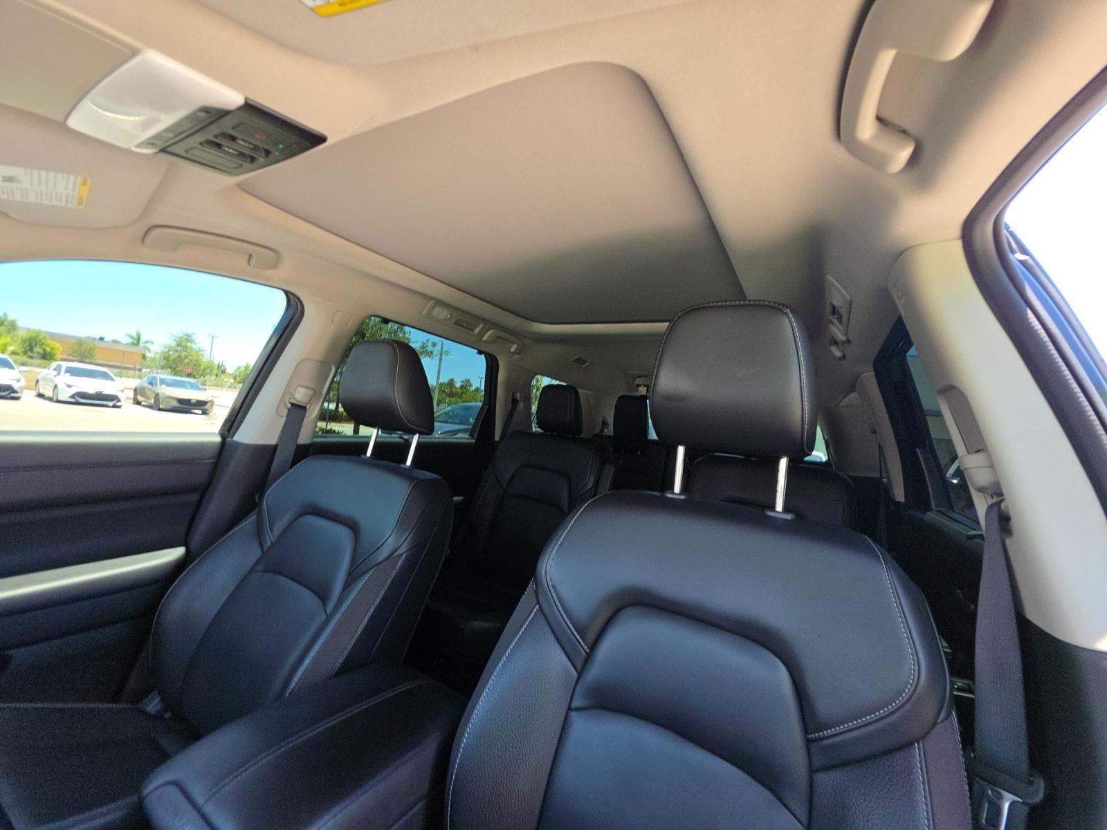 2023 Nissan Pathfinder SL FWD