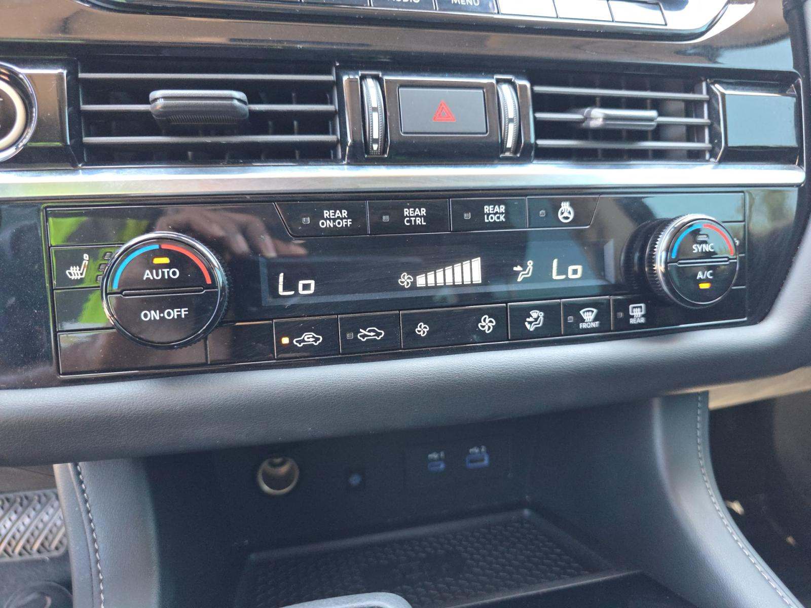 2023 Nissan Pathfinder SL FWD
