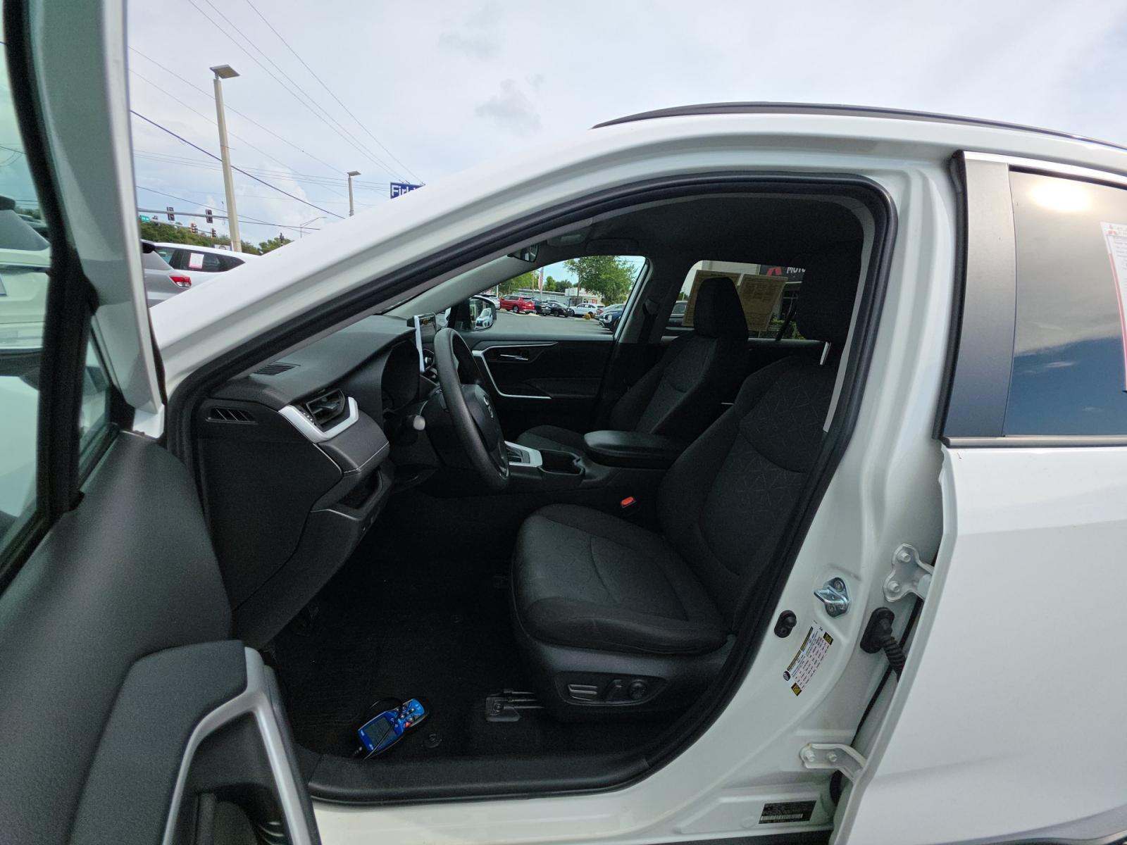 2024 Toyota RAV4 XLE FWD