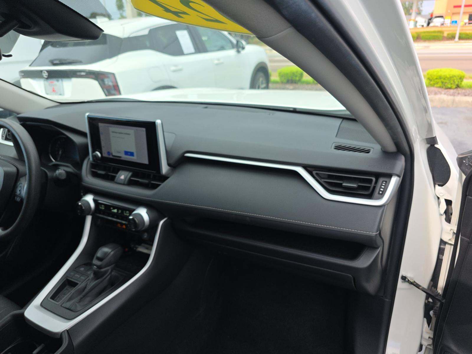 2024 Toyota RAV4 XLE FWD