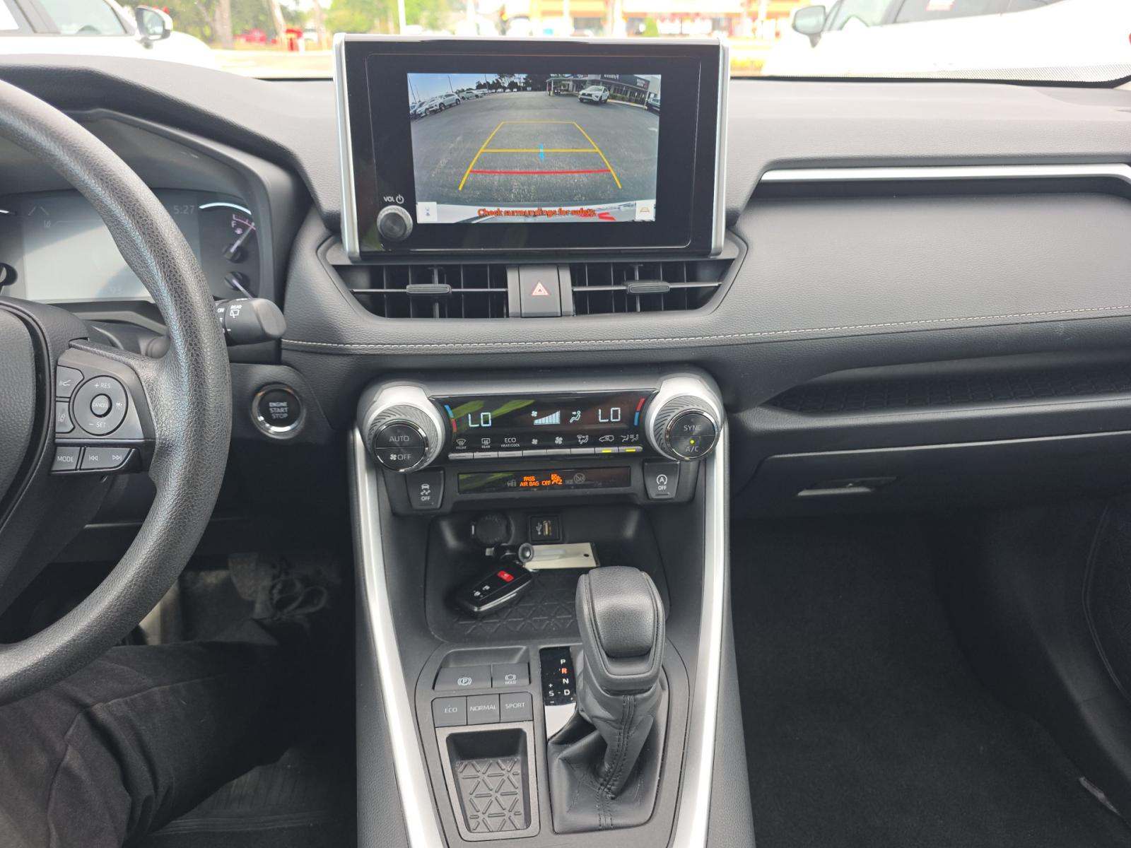 2024 Toyota RAV4 XLE FWD
