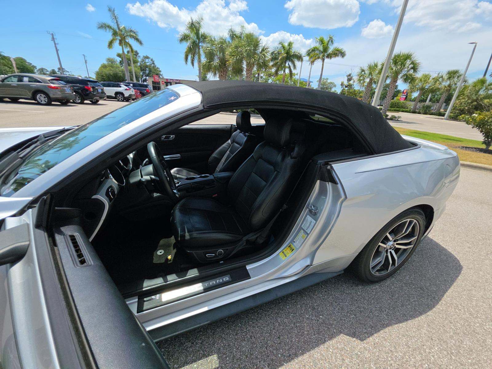 FORD MUSTANG - 2