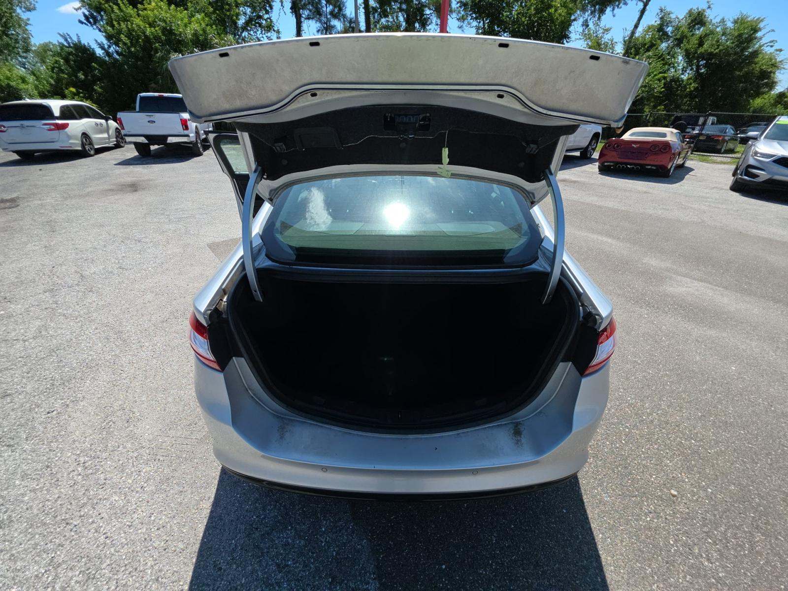 FORD FUSION - 10