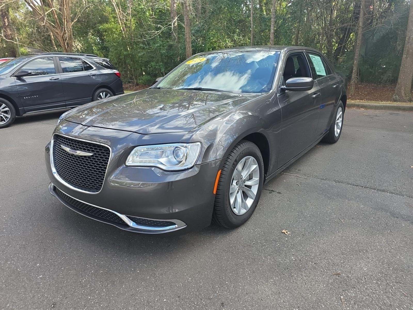 2023 Chrysler 300 Touring RWD