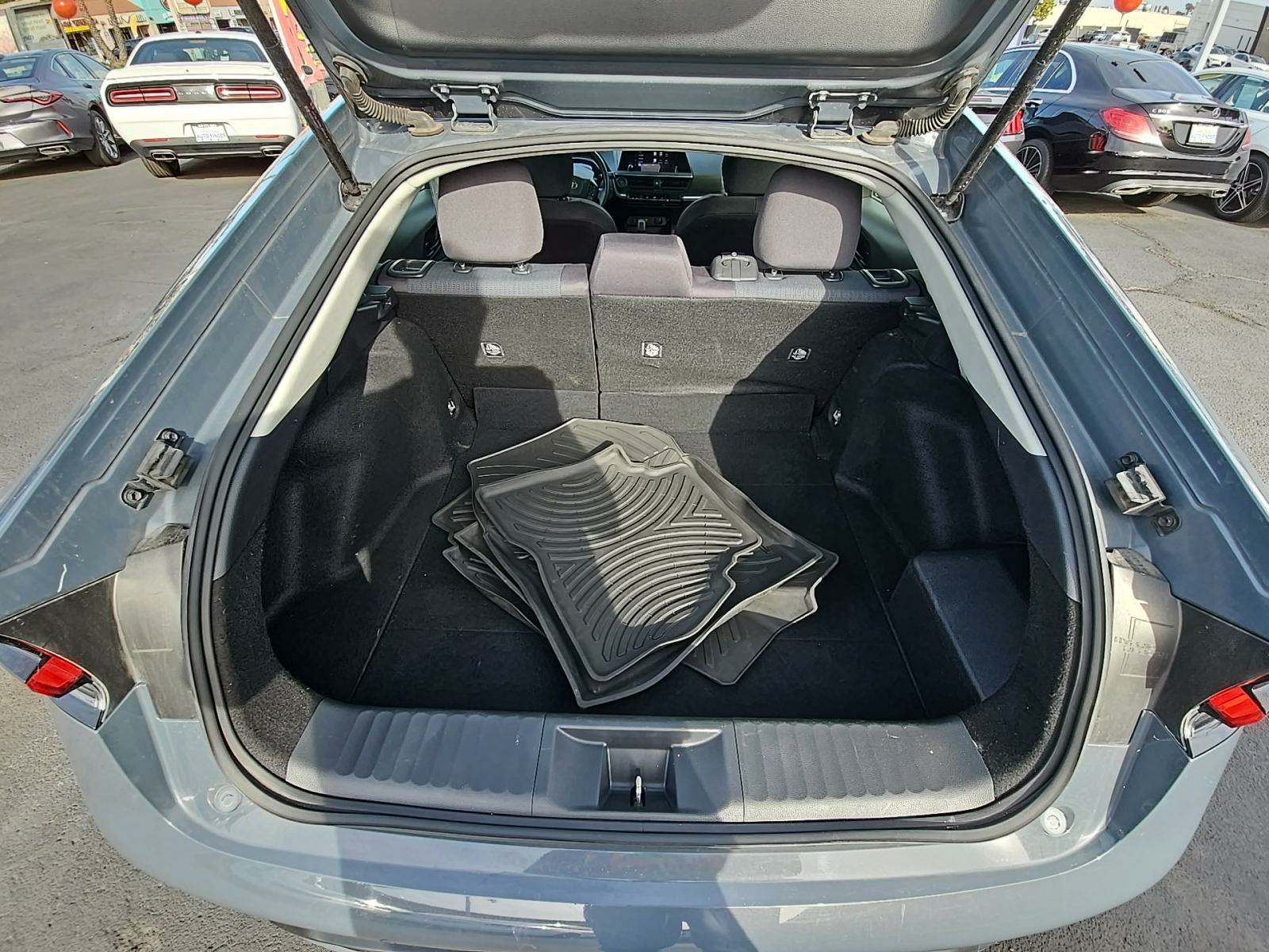 2023 Toyota Prius LE FWD