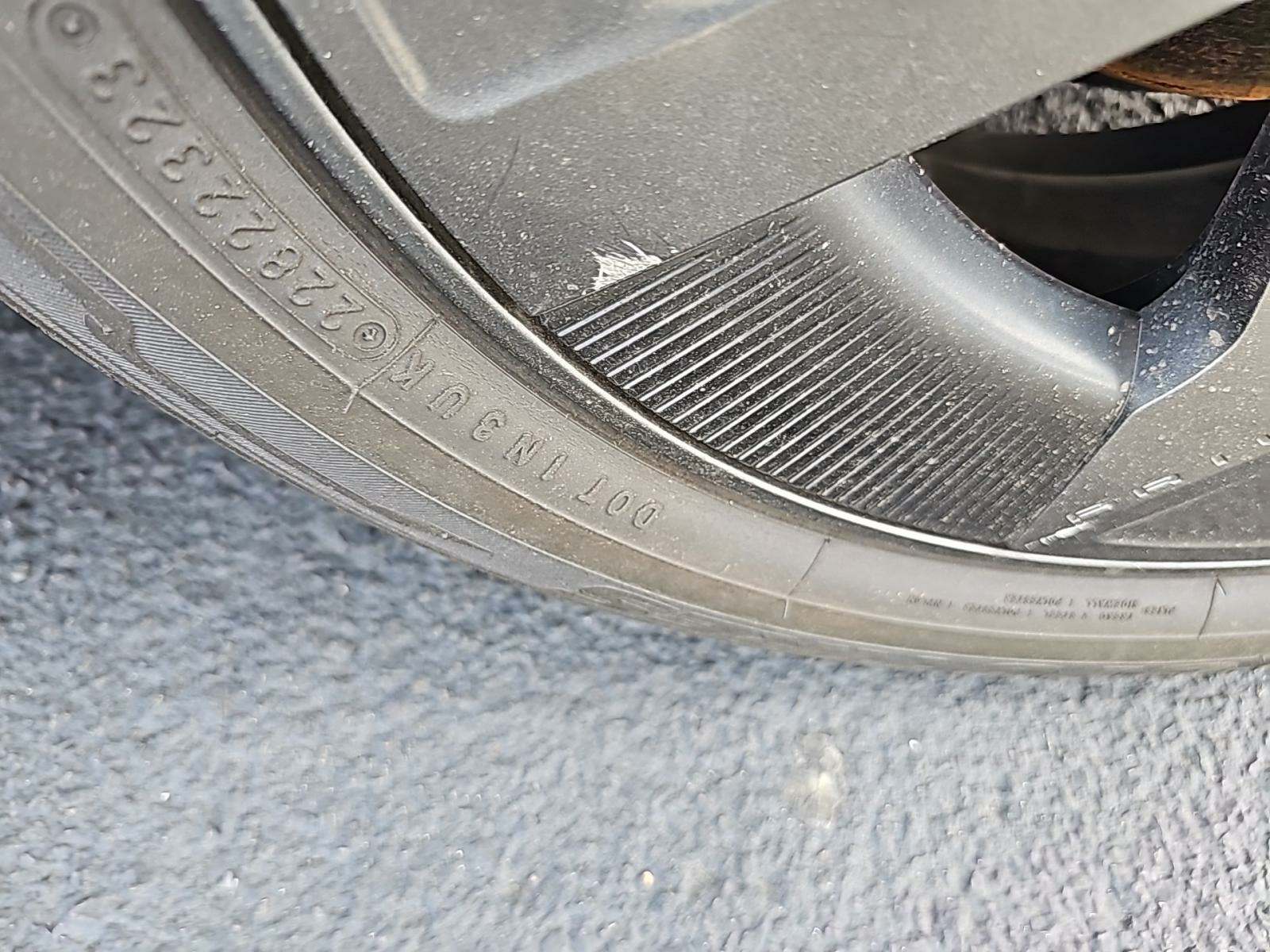 2023 Toyota Prius LE FWD