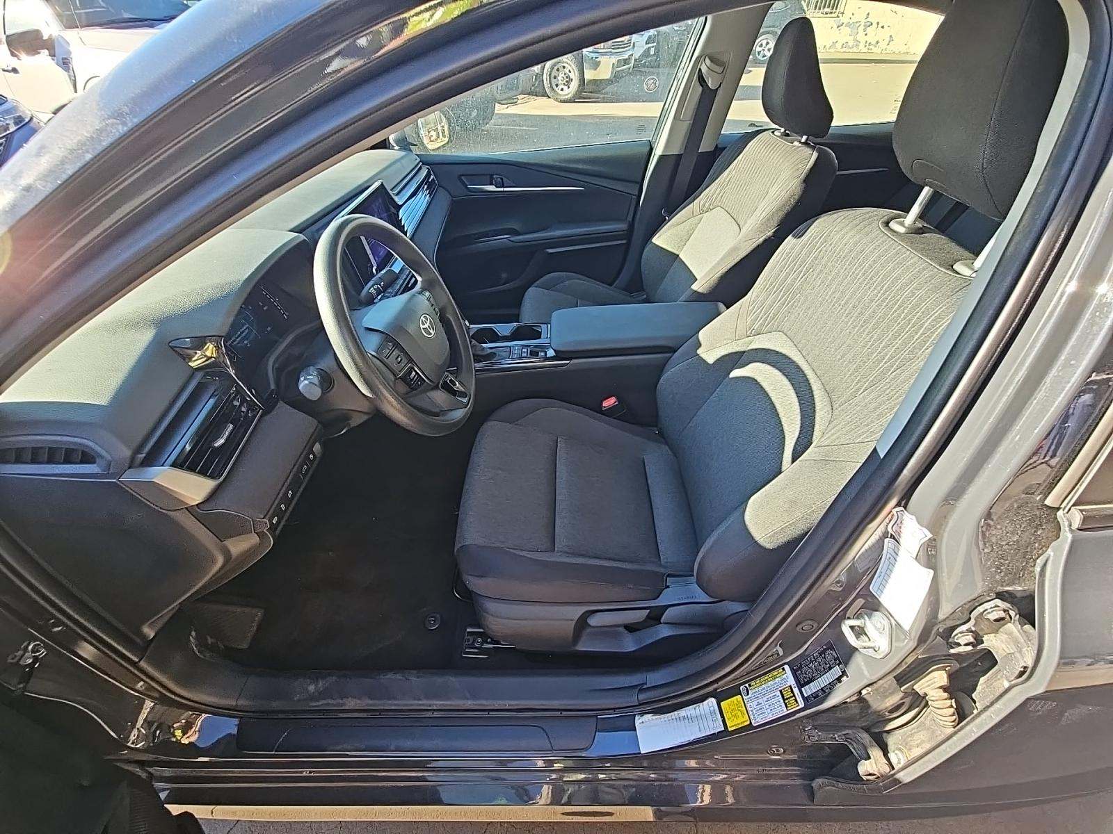 2025 Toyota Camry LE FWD