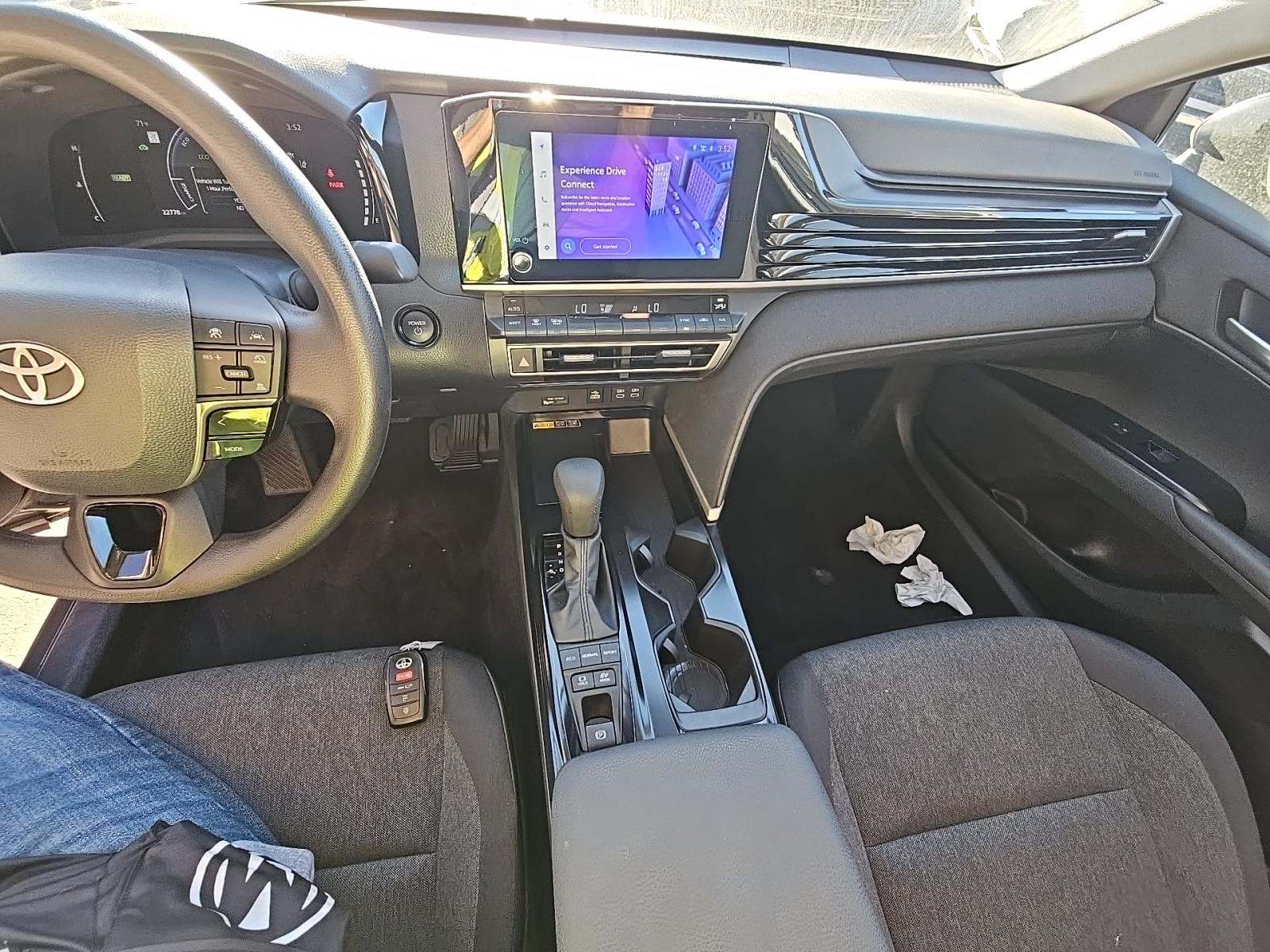 2025 Toyota Camry LE FWD