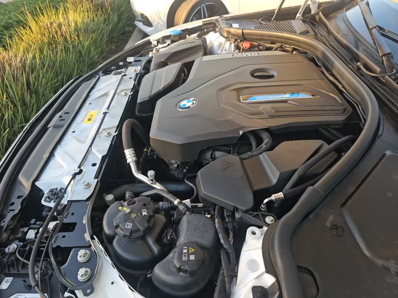 2023 BMW 3 Series 330e xDrive AWD