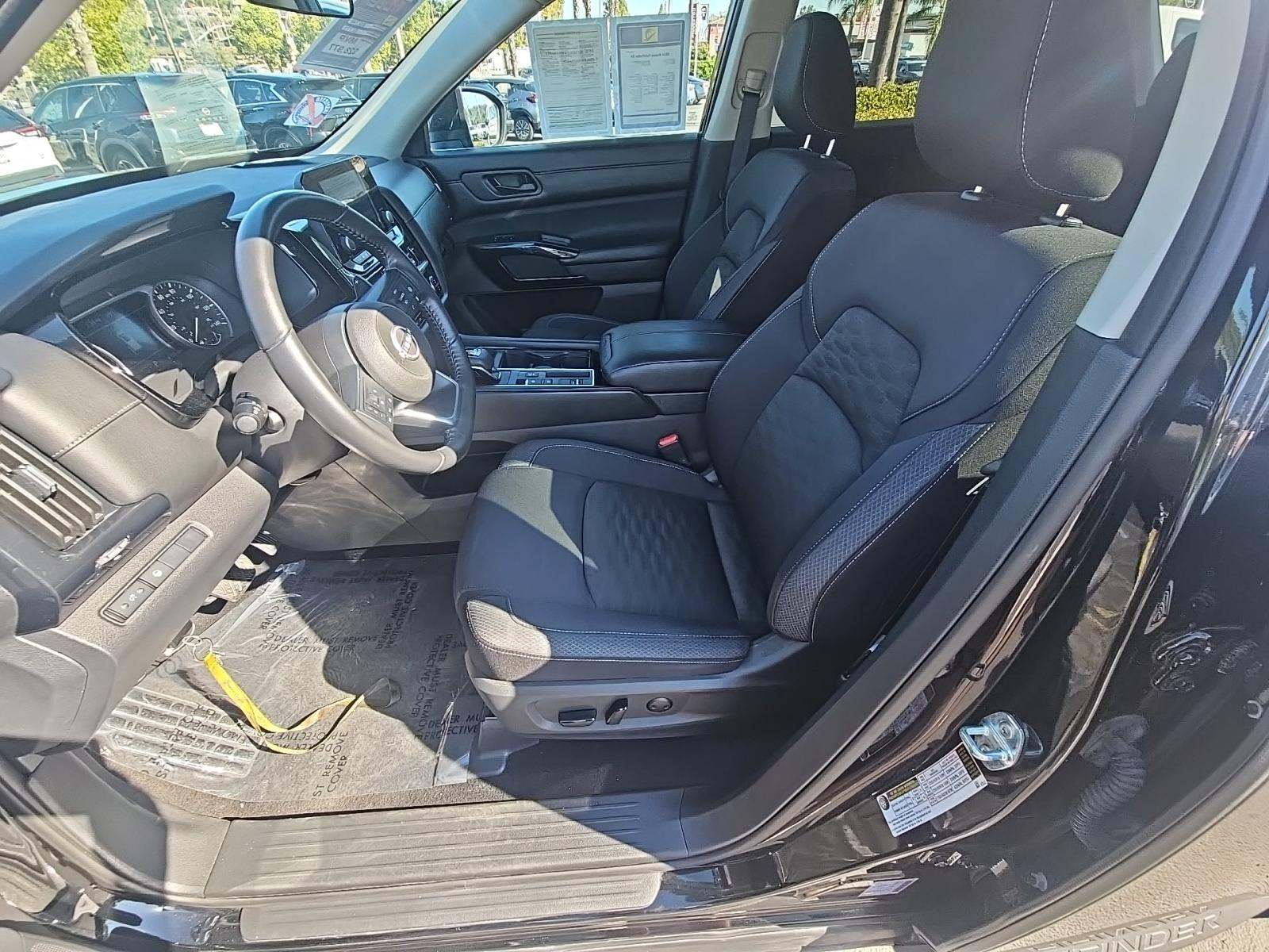 2024 Nissan Pathfinder SV FWD