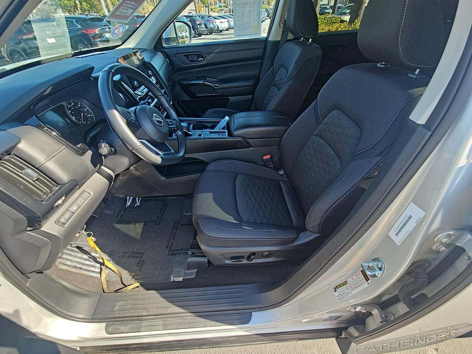 2024 Nissan Pathfinder SV FWD