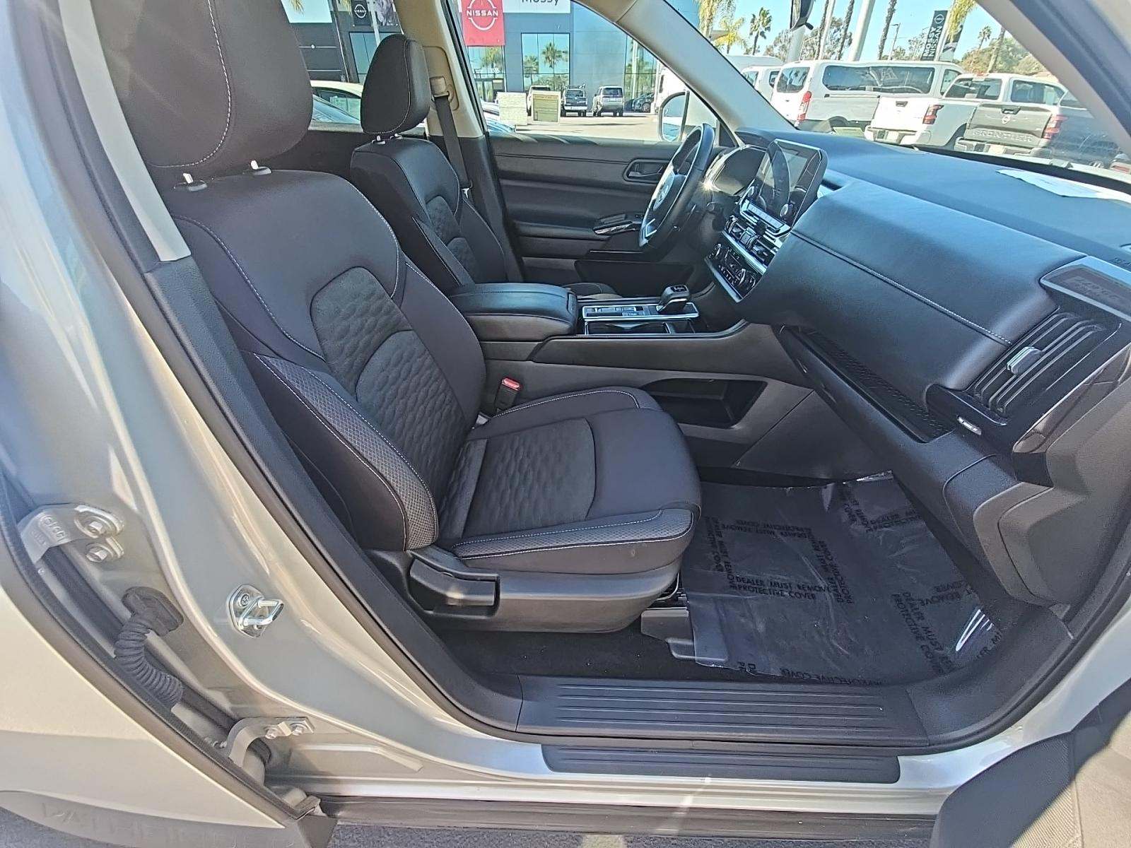 2024 Nissan Pathfinder SV FWD