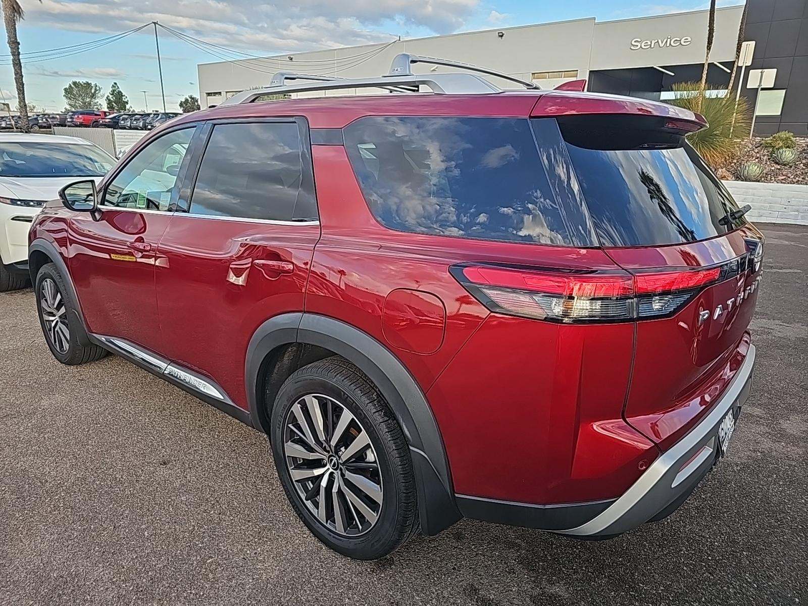 2022 Nissan Pathfinder Platinum FWD