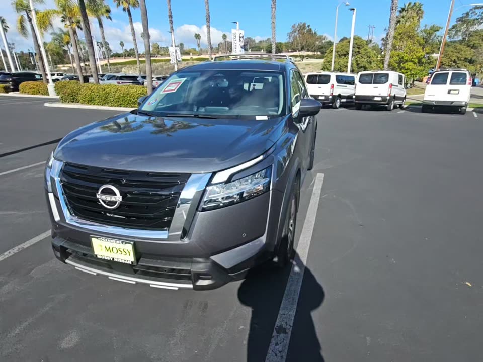2024 Nissan Pathfinder SL FWD