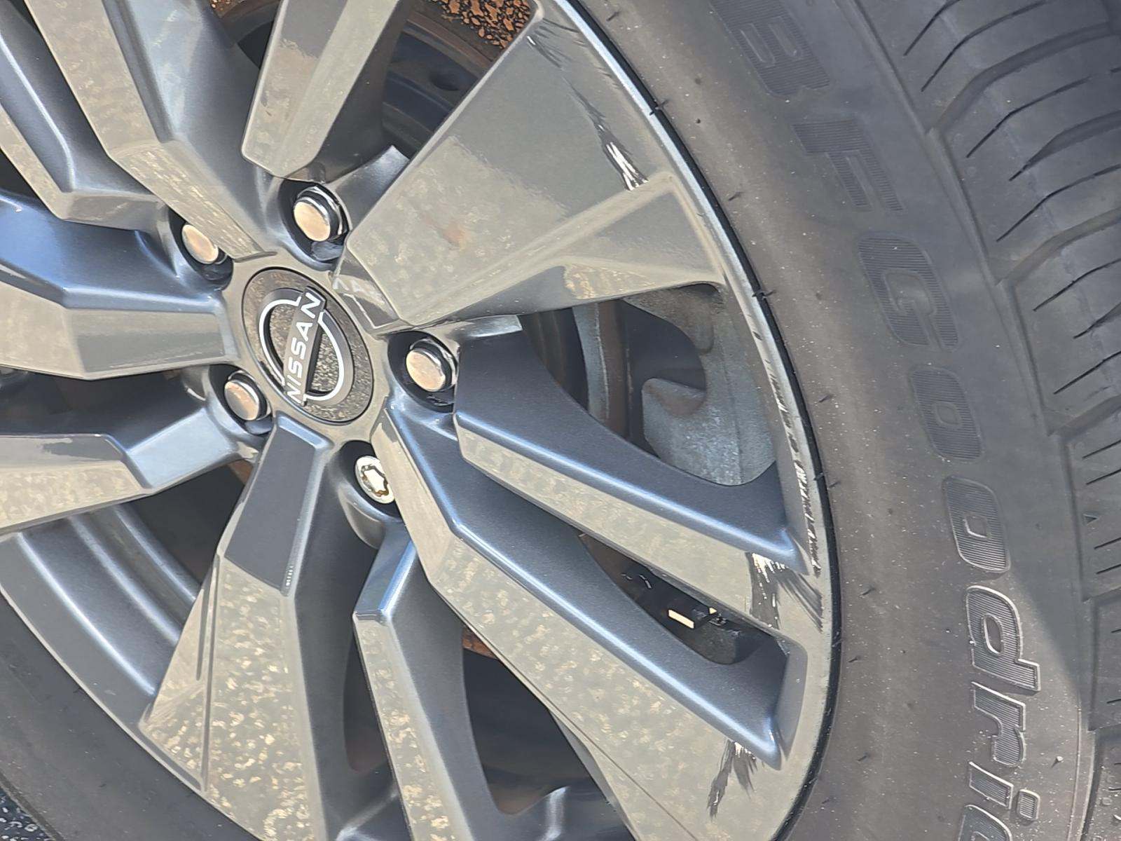 2022 Nissan Pathfinder SV FWD