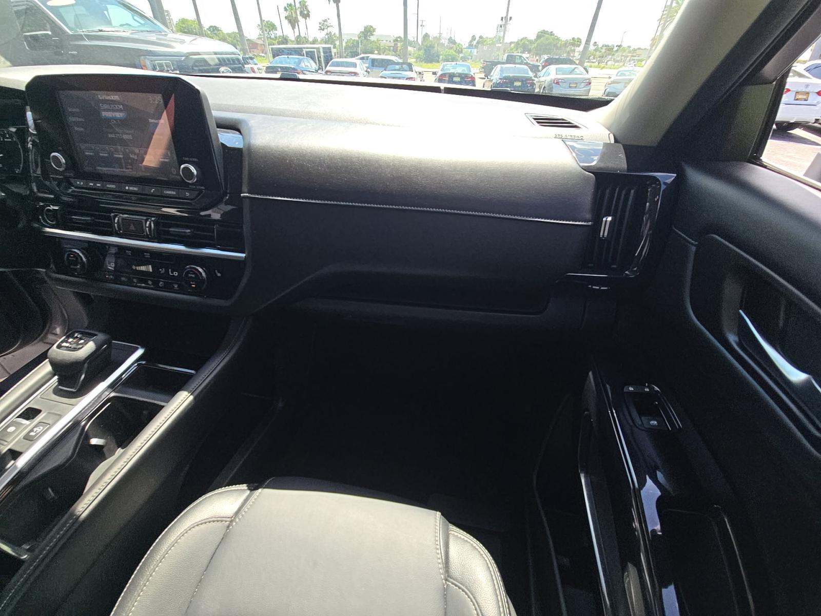 2022 Nissan Pathfinder SV FWD
