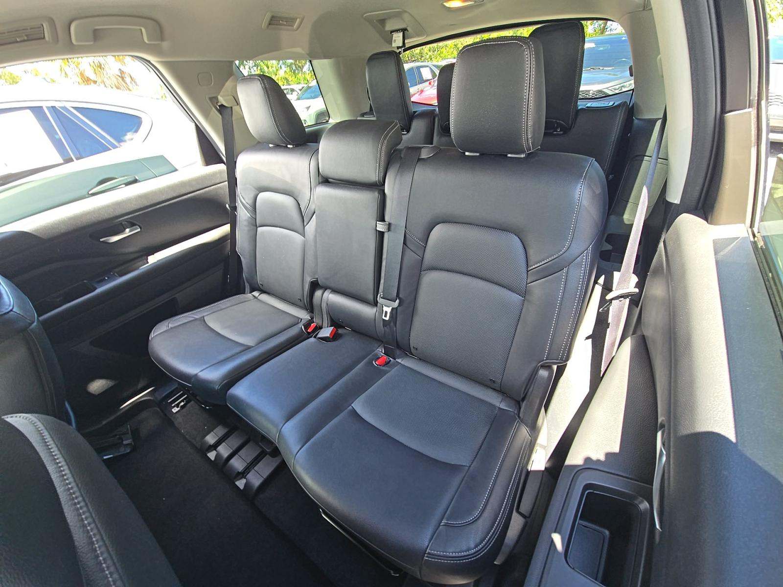 2022 Nissan Pathfinder SV FWD