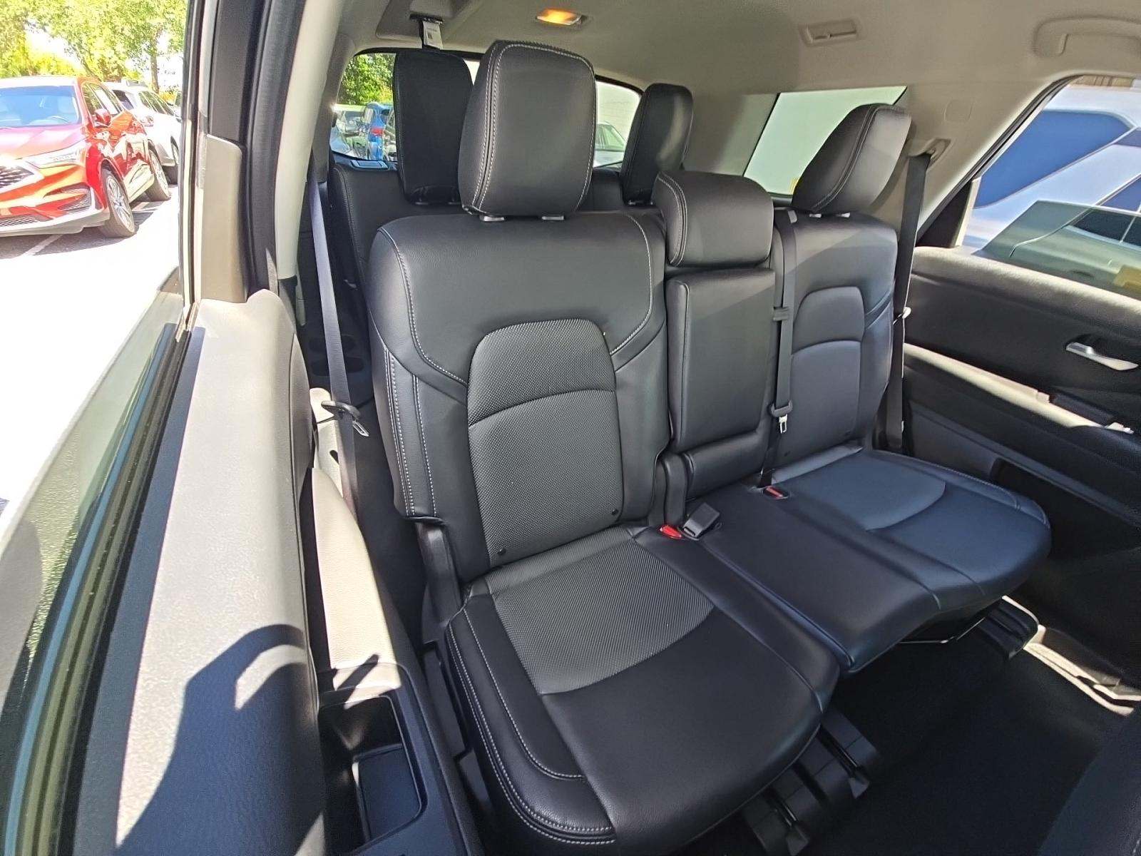 2022 Nissan Pathfinder SV FWD