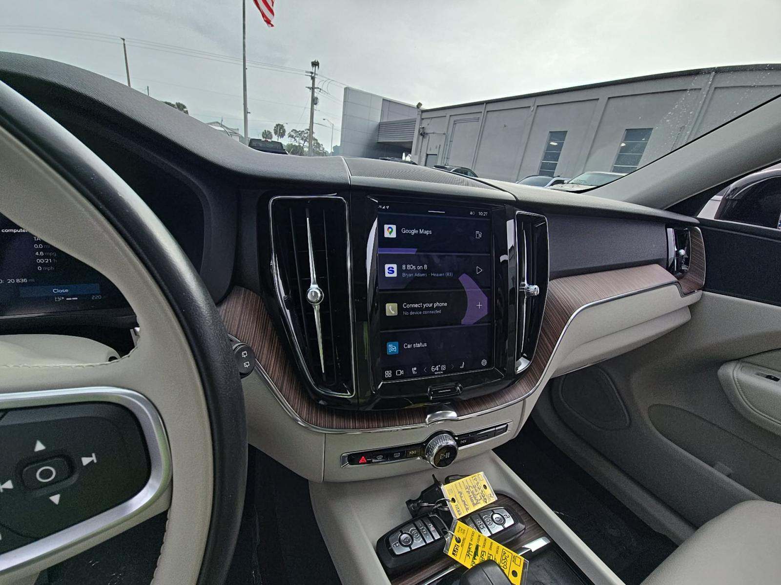 2022 Volvo XC60 B5 Momentum AWD