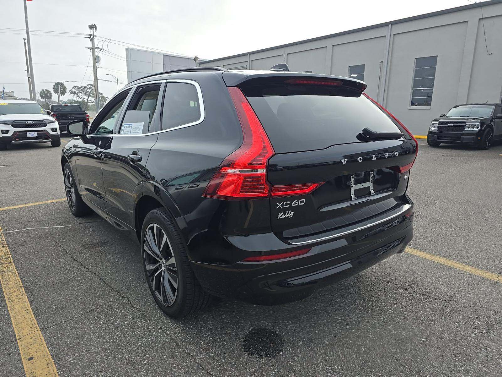 2022 Volvo XC60 B5 Momentum AWD