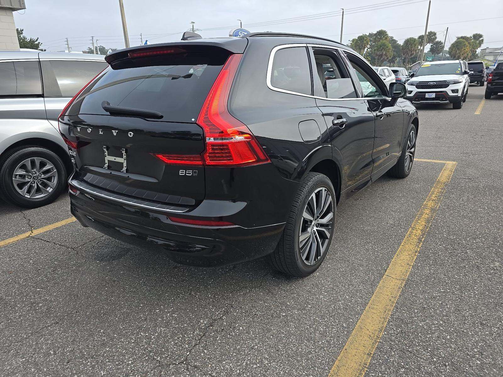 2022 Volvo XC60 B5 Momentum AWD