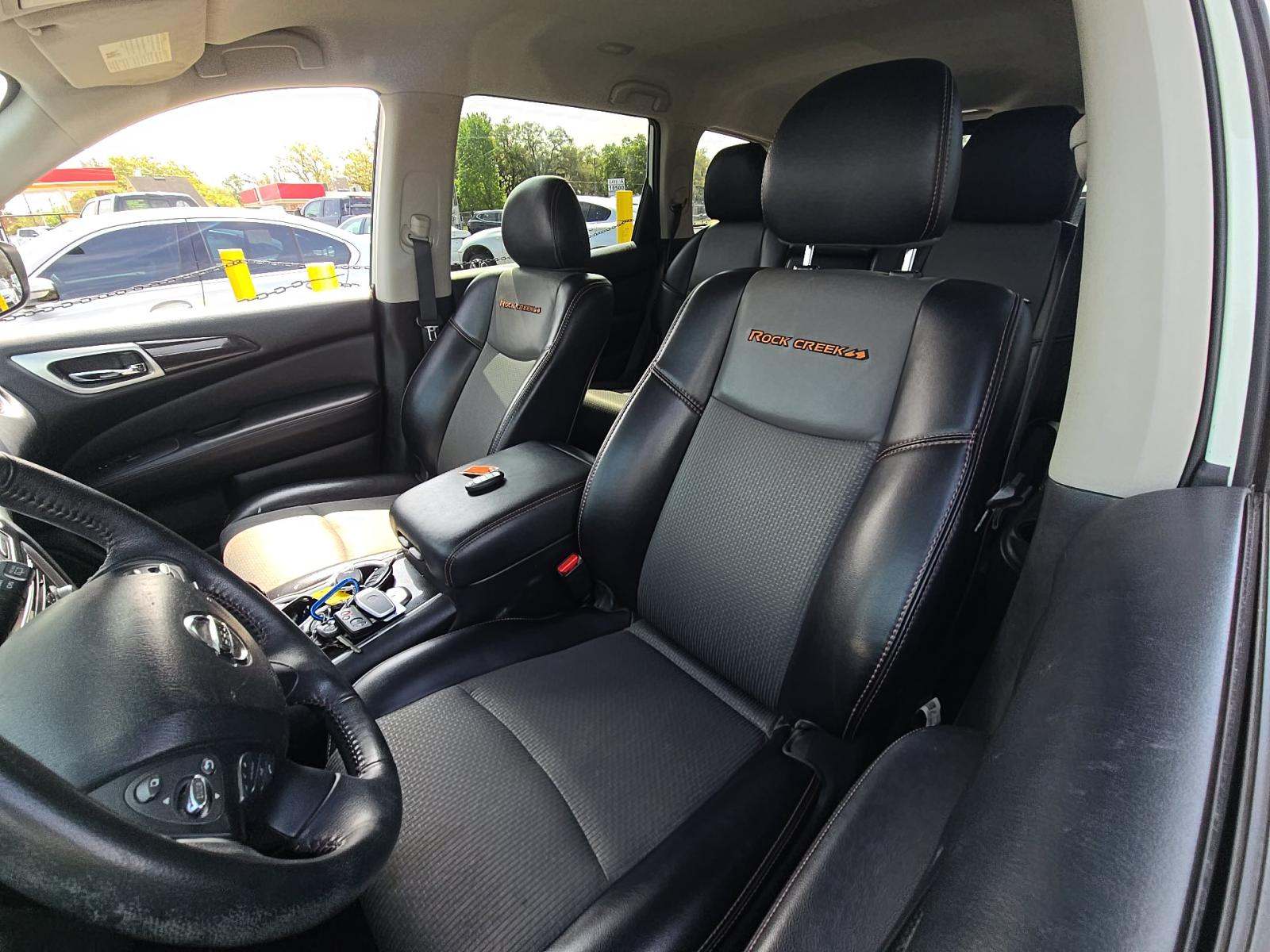 2020 Nissan Pathfinder SV FWD