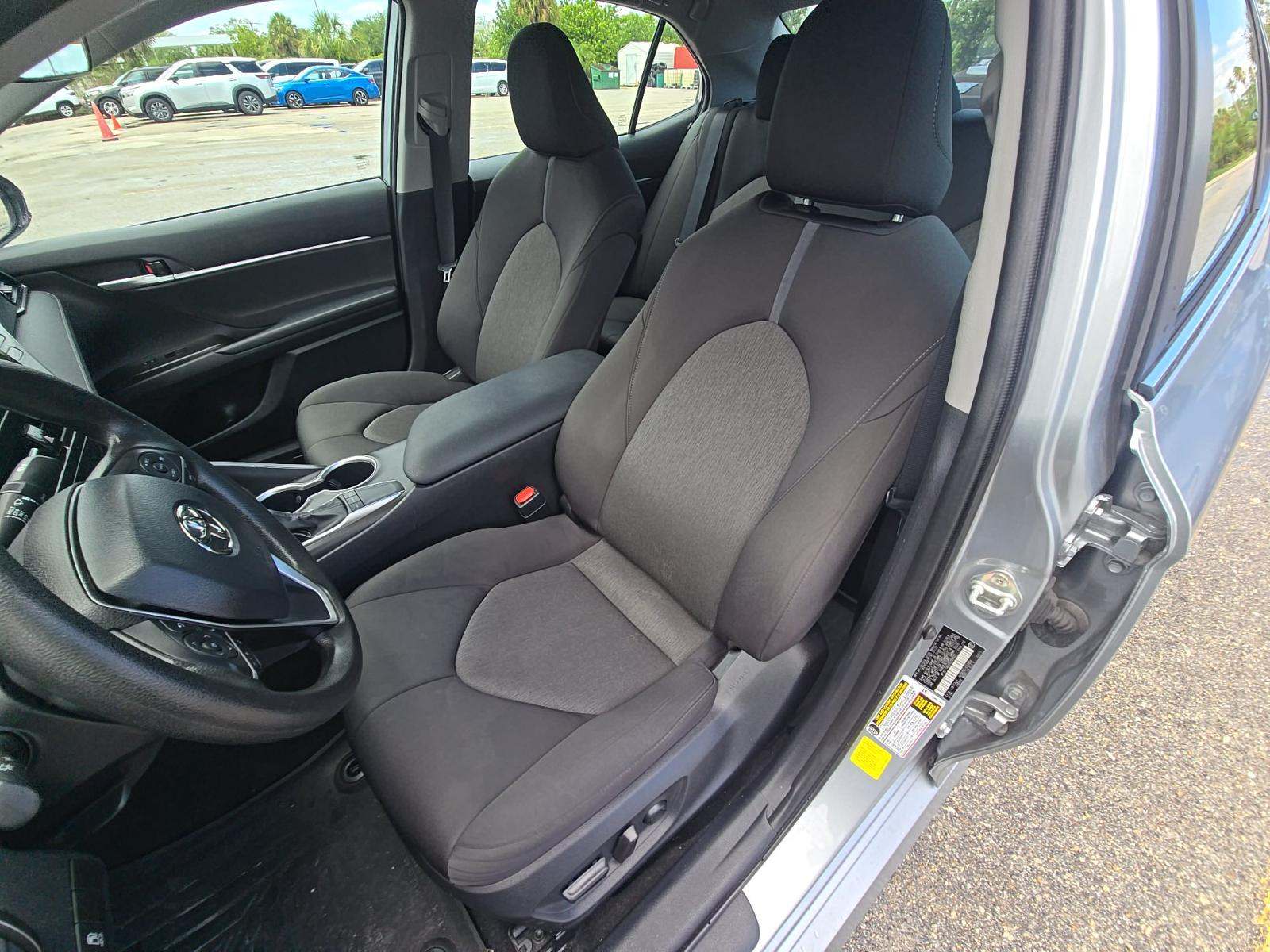 TOYOTA CAMRY - 6