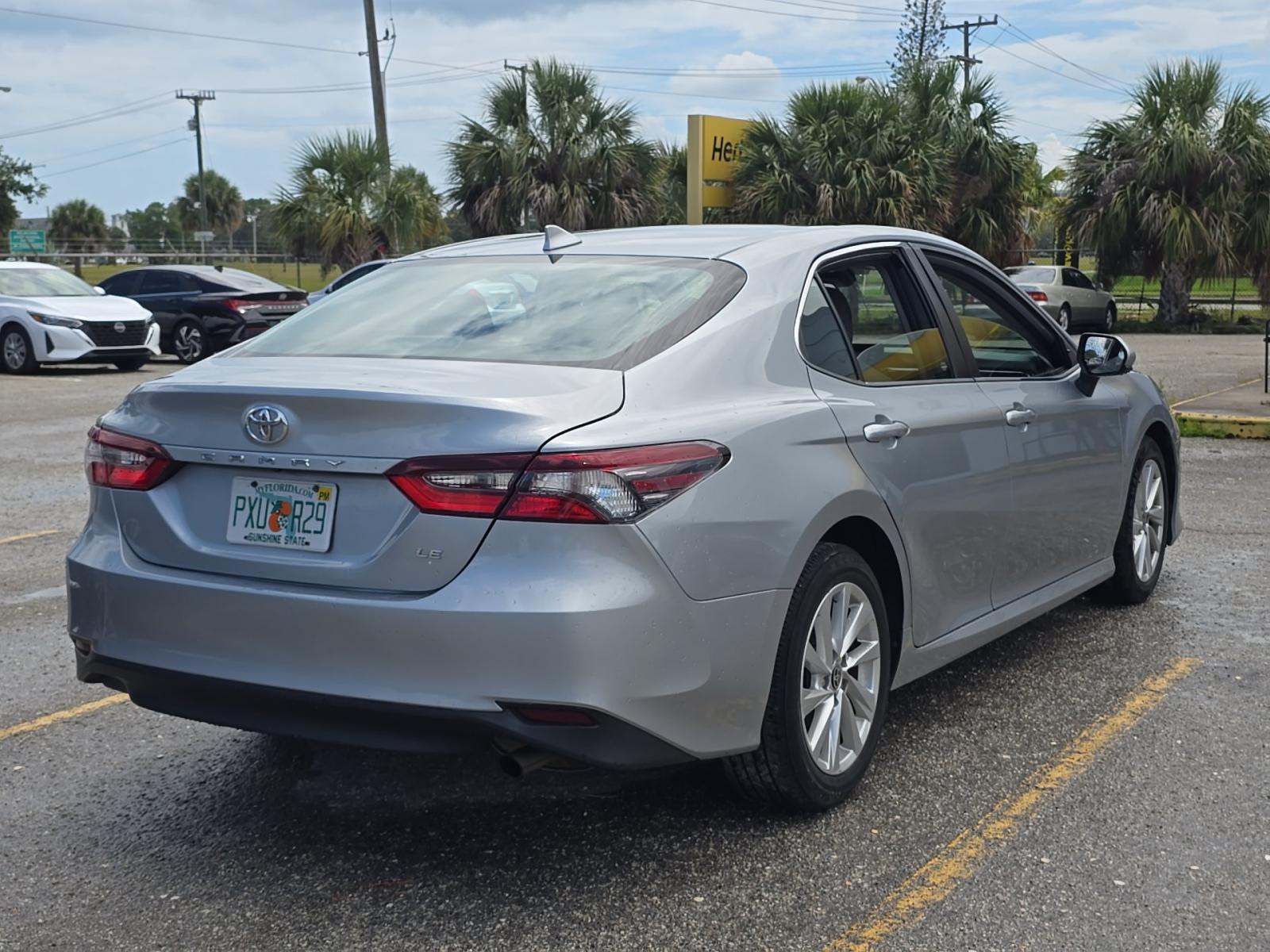 TOYOTA CAMRY - 3