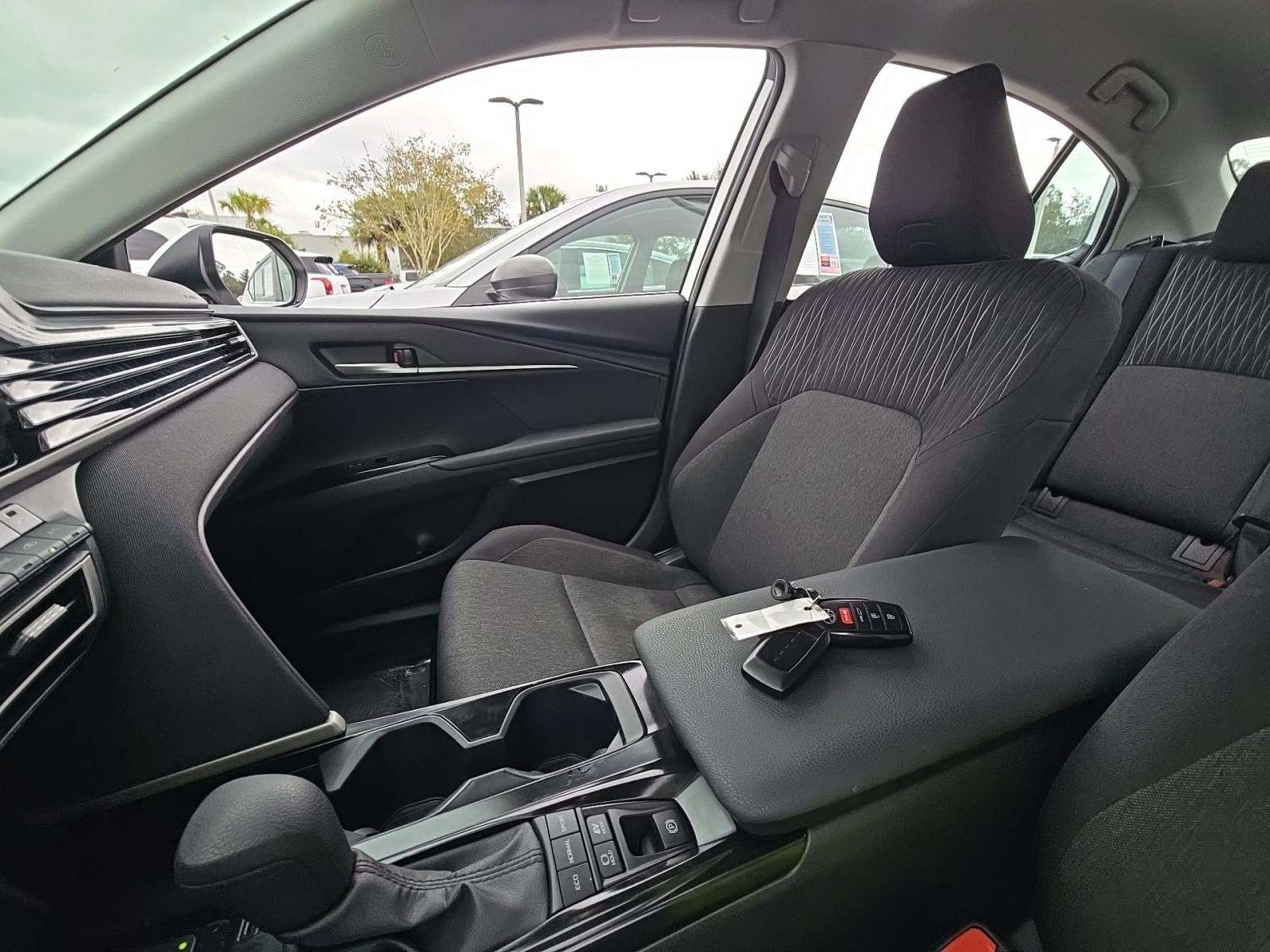 2025 Toyota Camry LE FWD