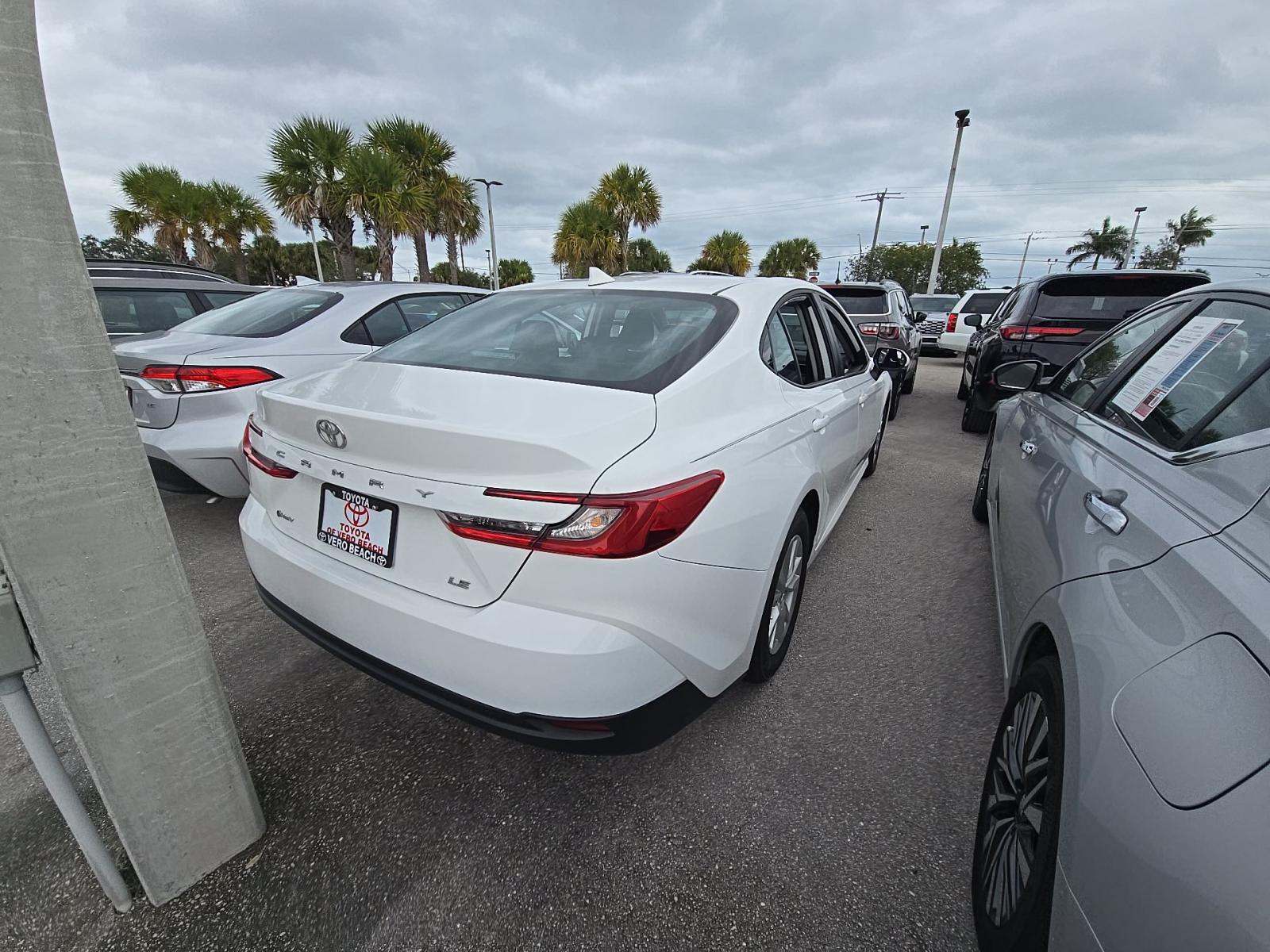2025 Toyota Camry LE FWD
