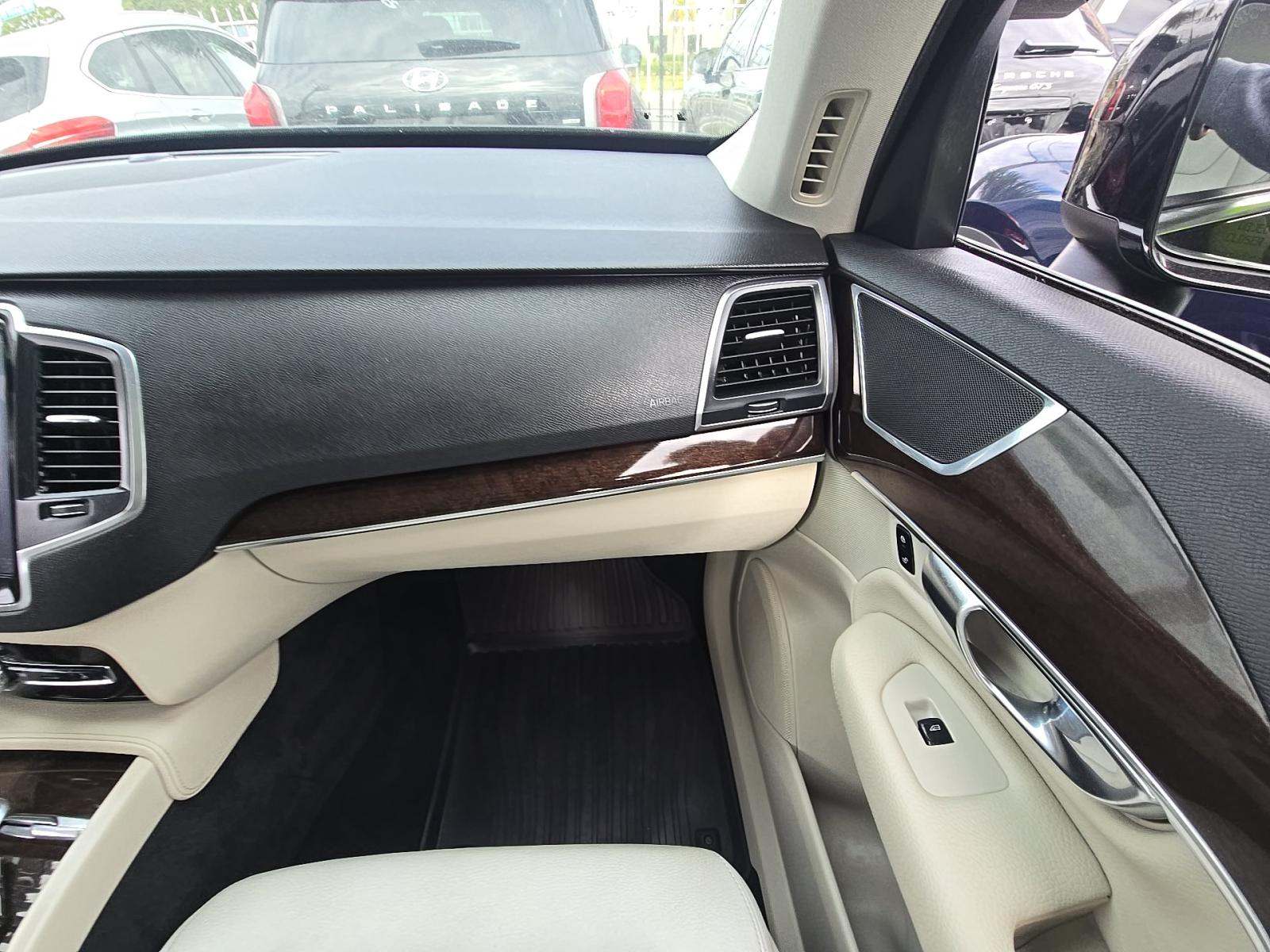 2019 Volvo XC90 T5 Momentum FWD