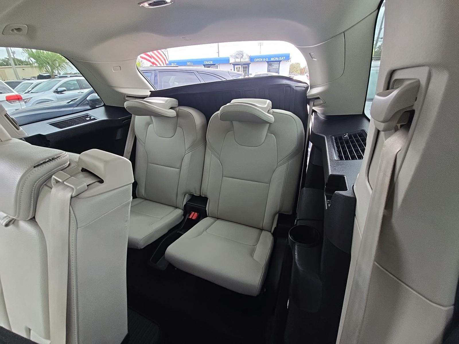 2019 Volvo XC90 T5 Momentum FWD