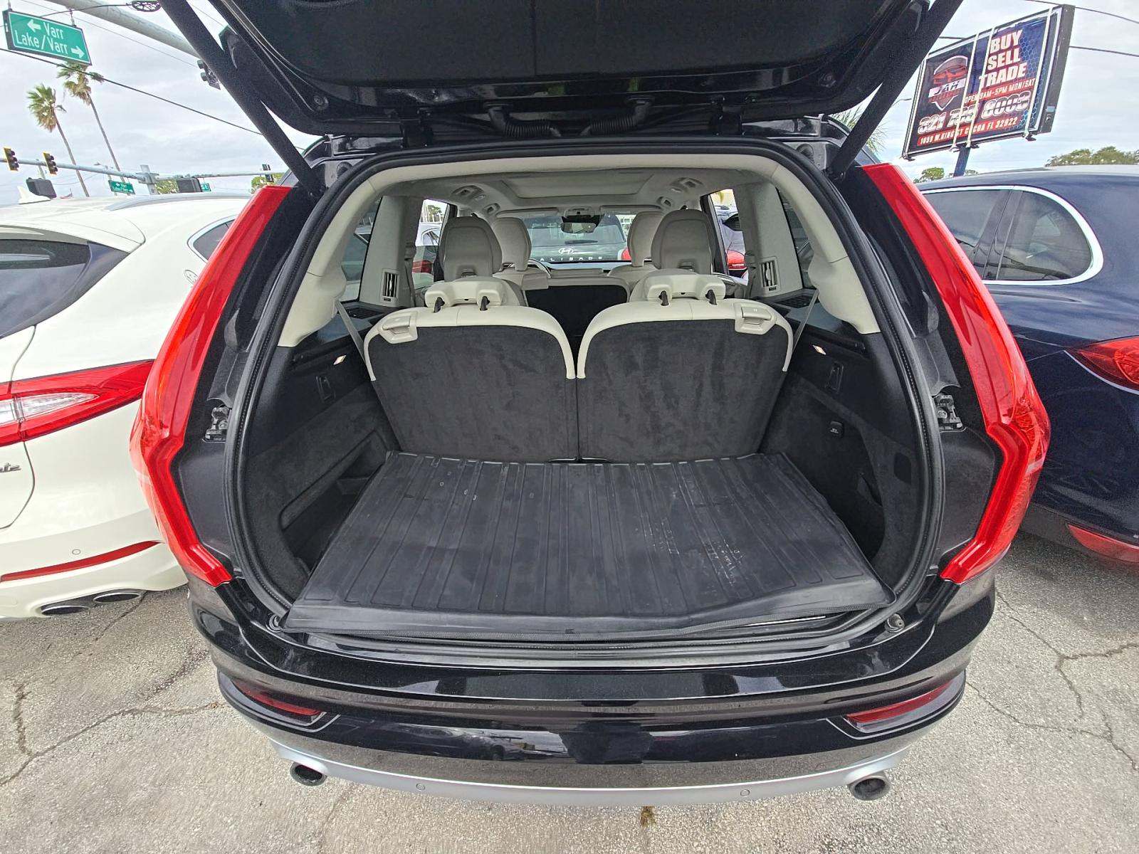 2019 Volvo XC90 T5 Momentum FWD