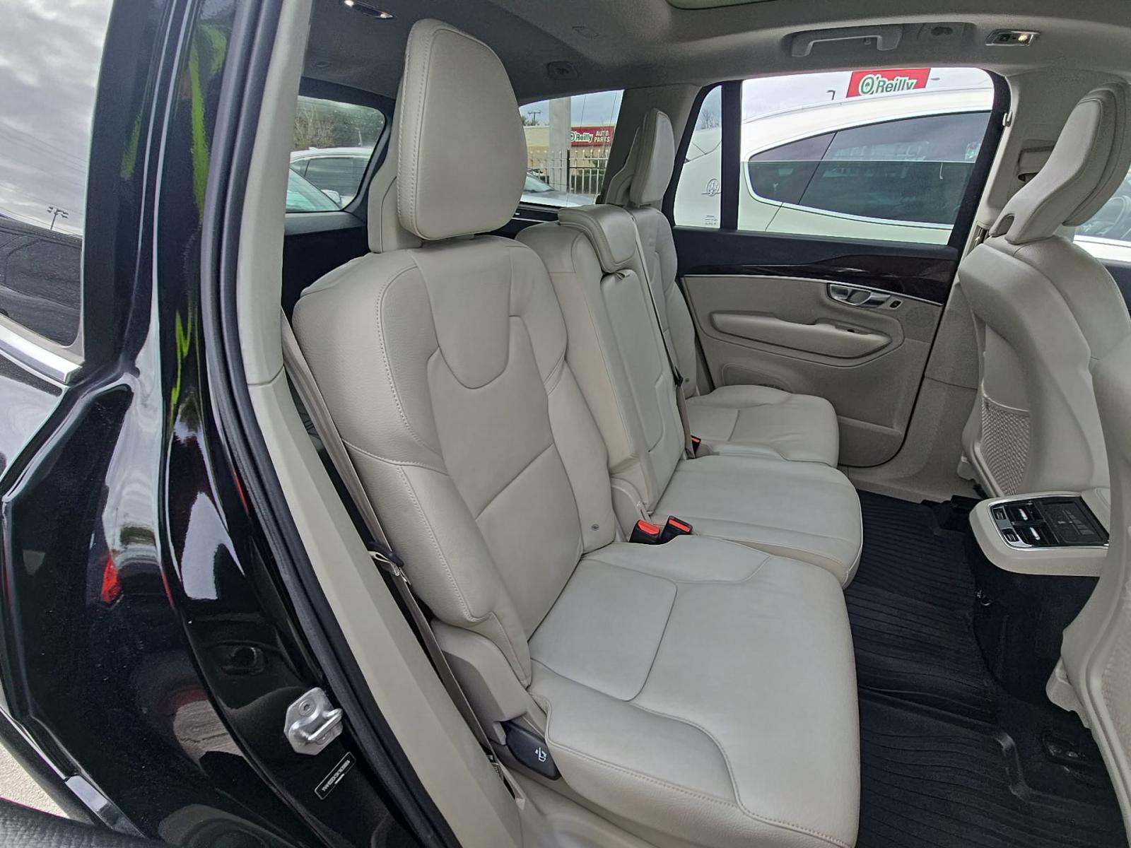 2019 Volvo XC90 T5 Momentum FWD