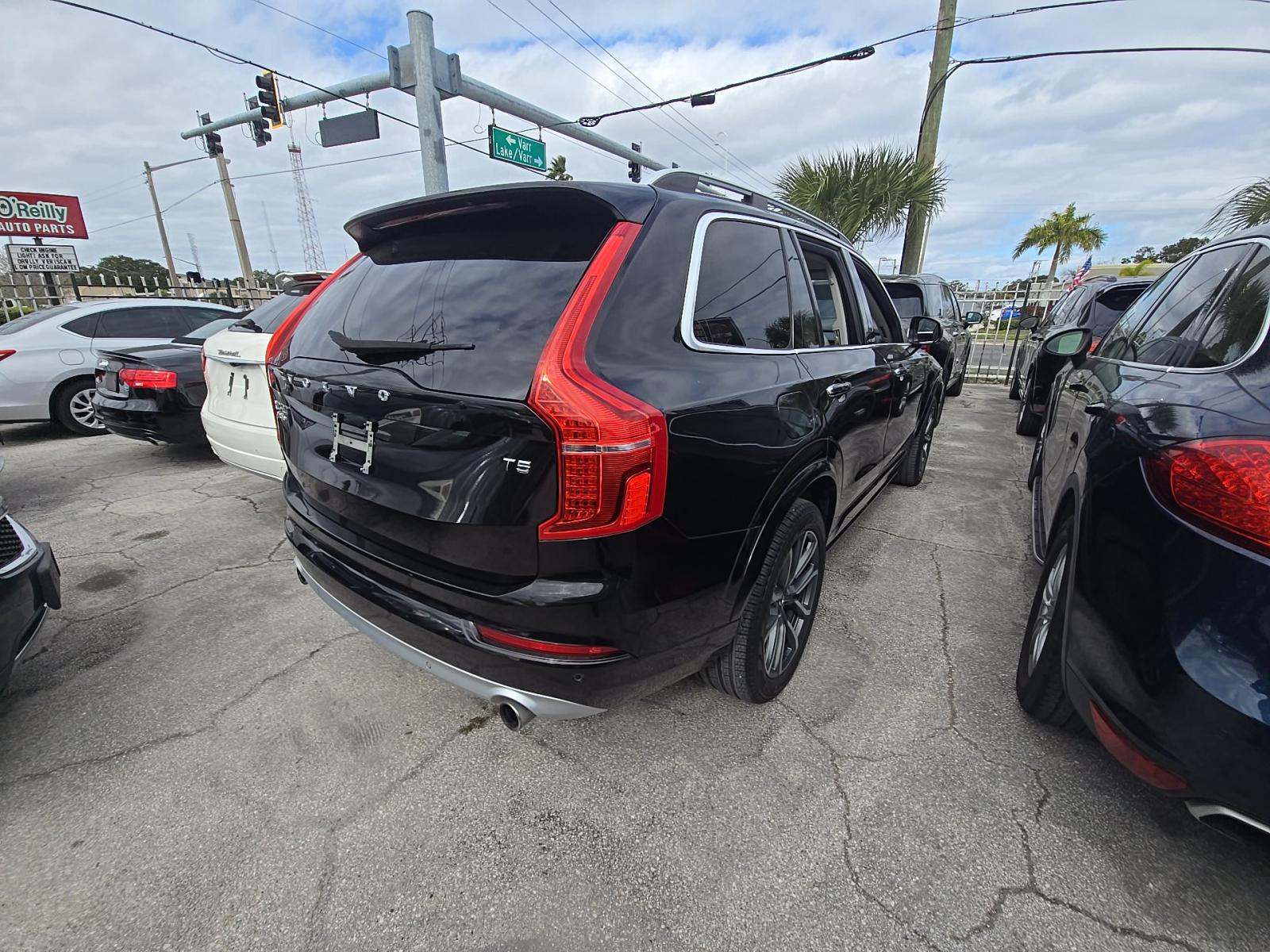 2019 Volvo XC90 T5 Momentum FWD
