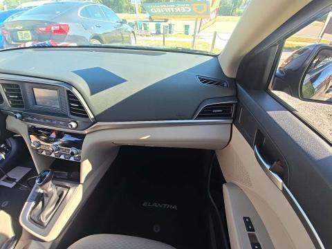 2020 Hyundai Elantra SE FWD